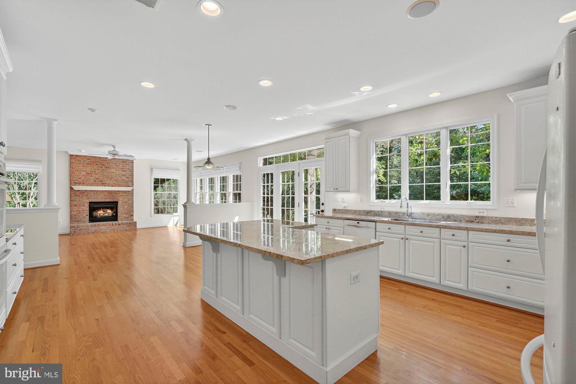 HUNTING HILLS - Residential