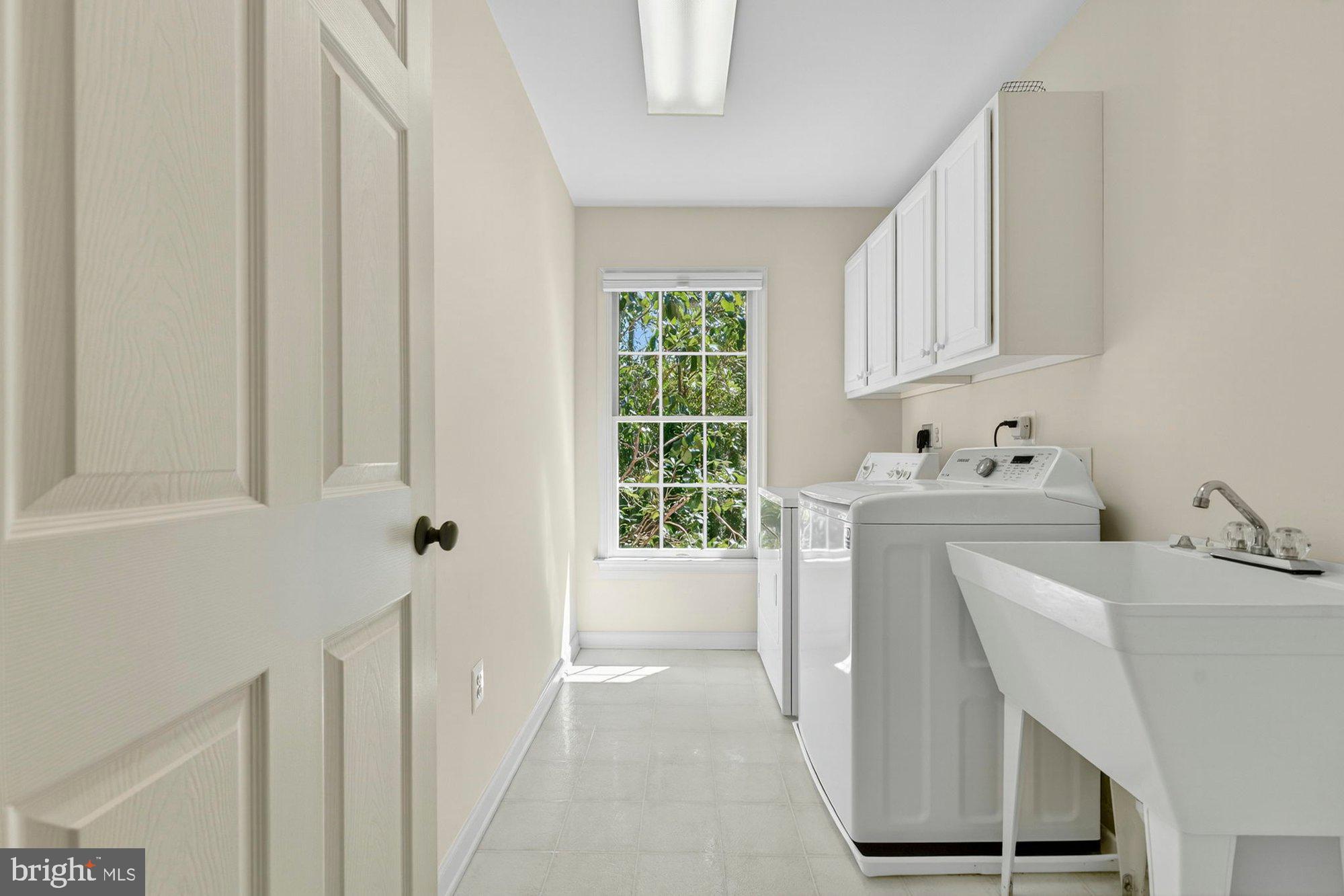 HUNTING HILLS - Residential