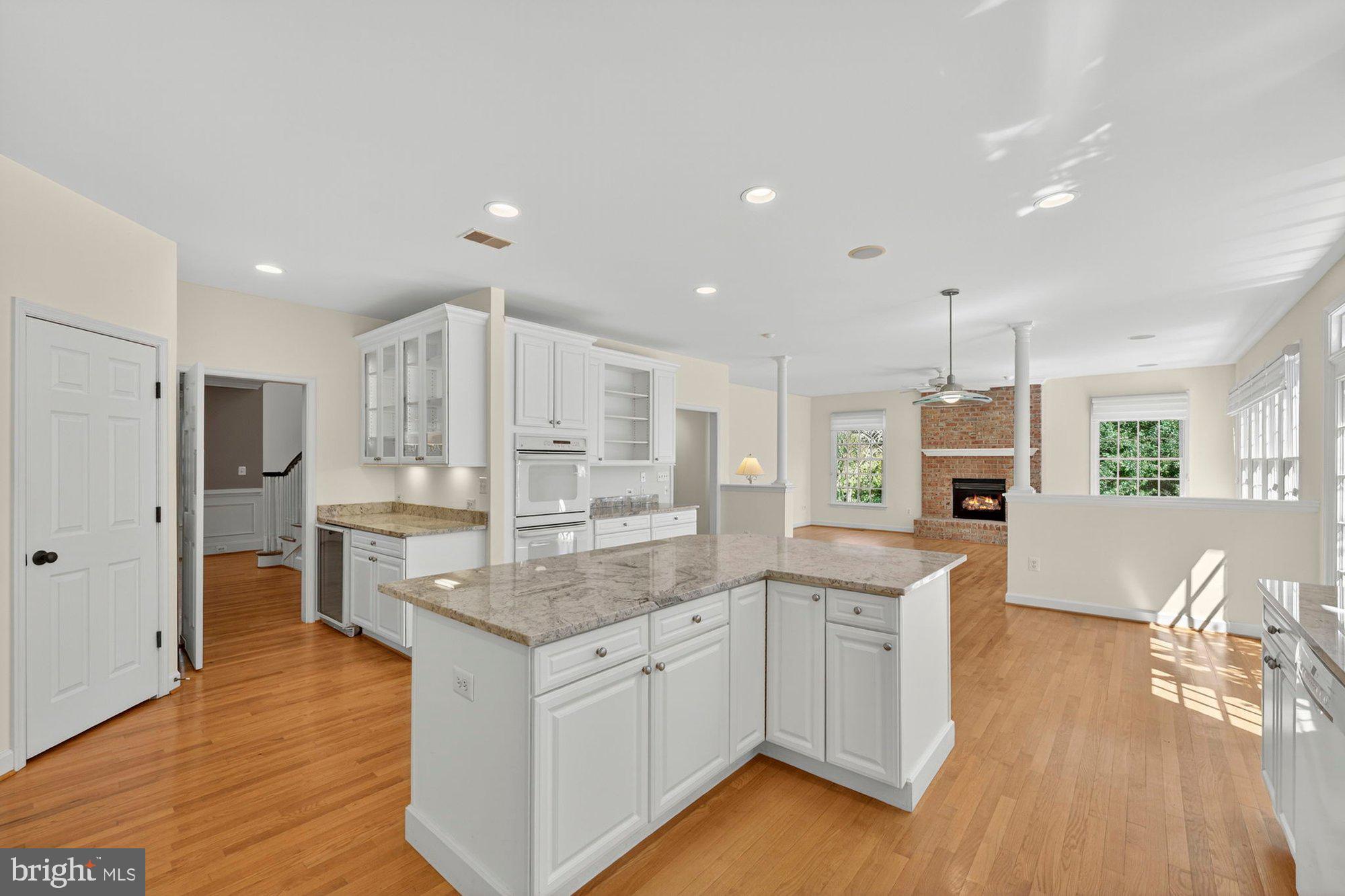 HUNTING HILLS - Residential