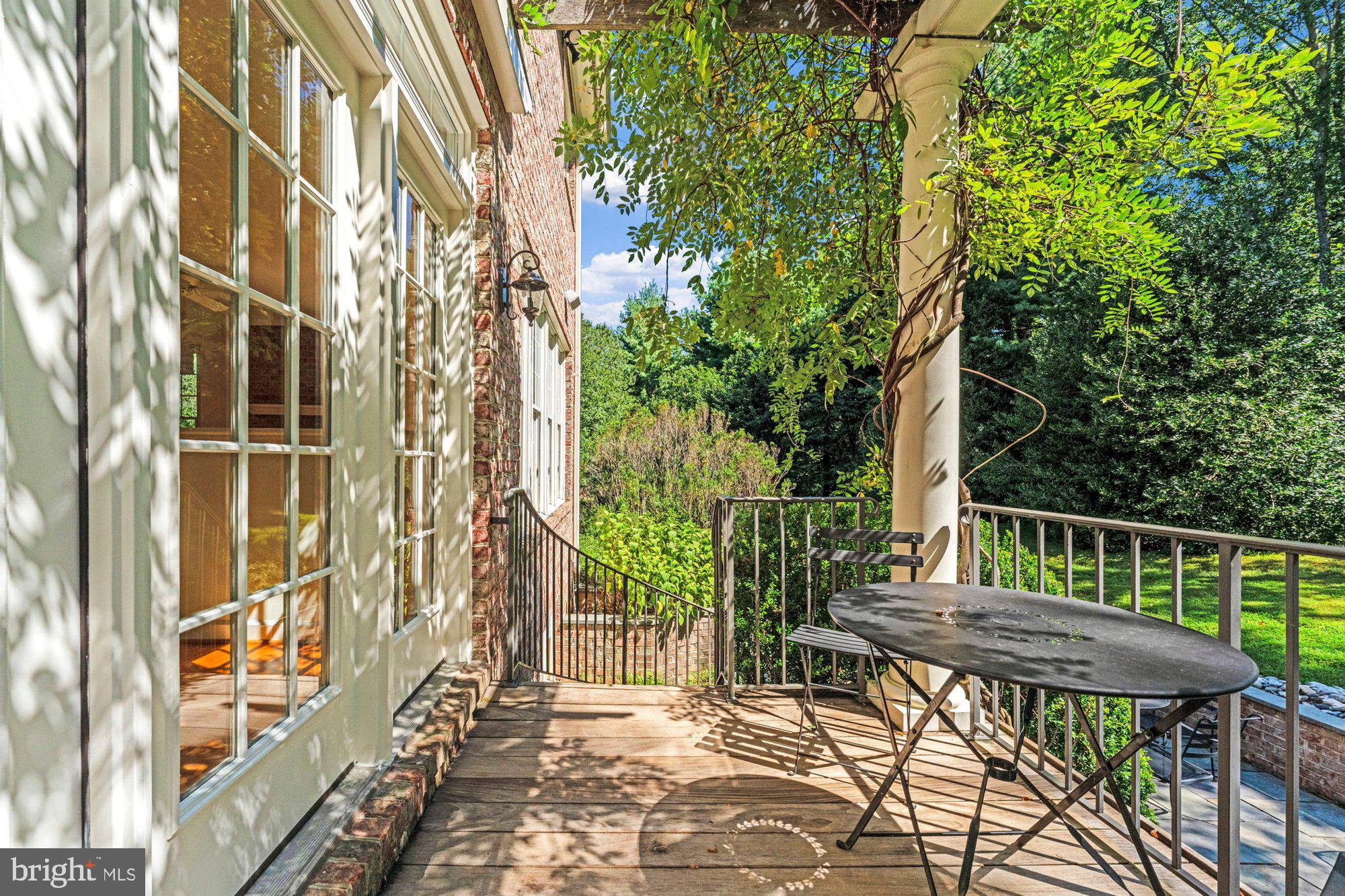 HUNTING HILLS - Residential