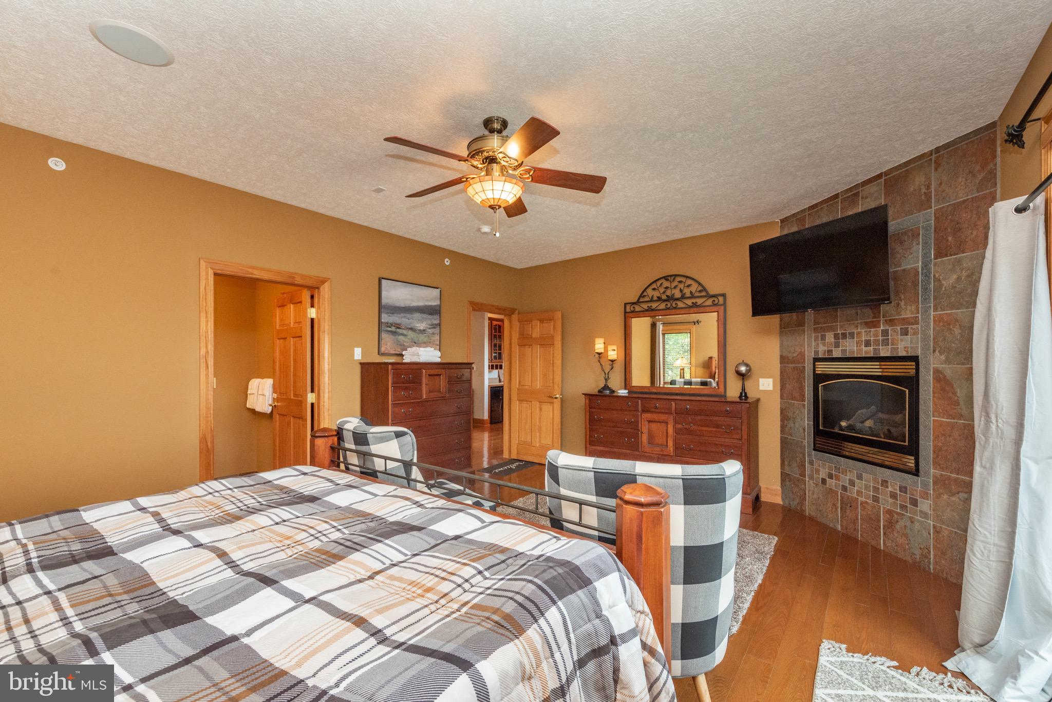 DEEP CREEK HIGHLANDS - Residential