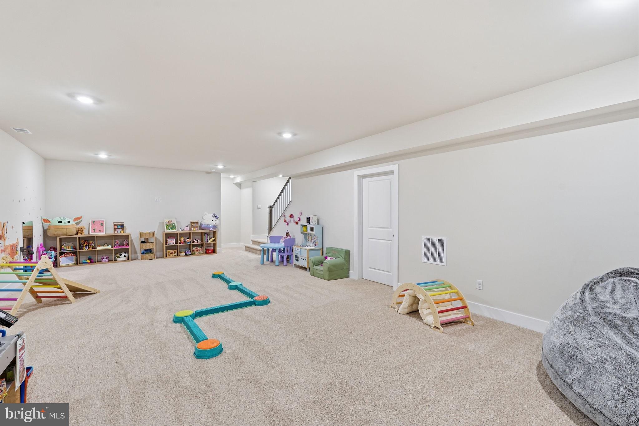 WOODED RUN ESTATES - Residential