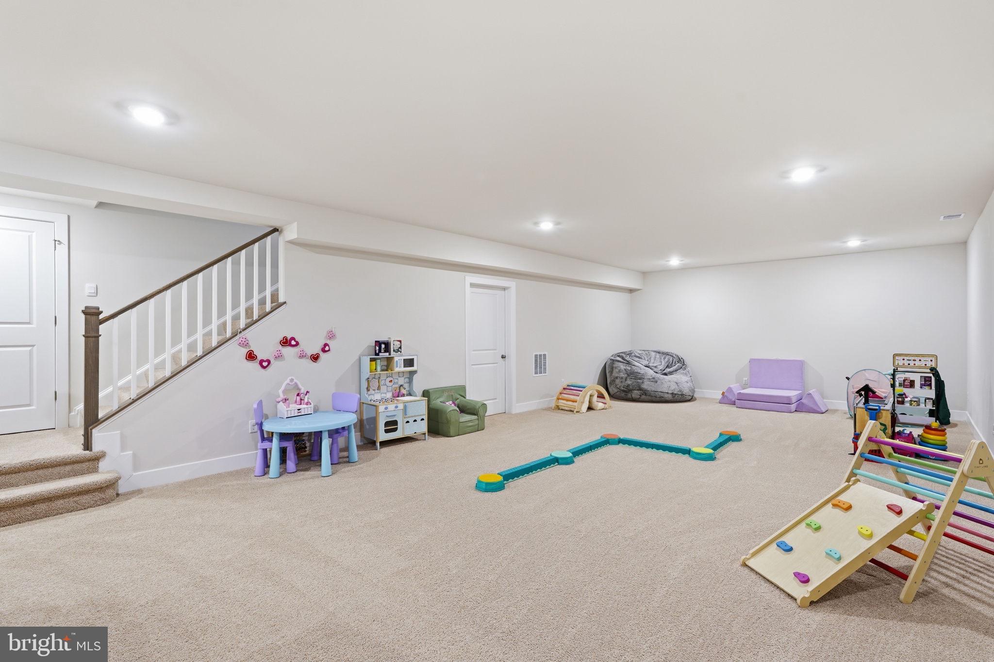 WOODED RUN ESTATES - Residential