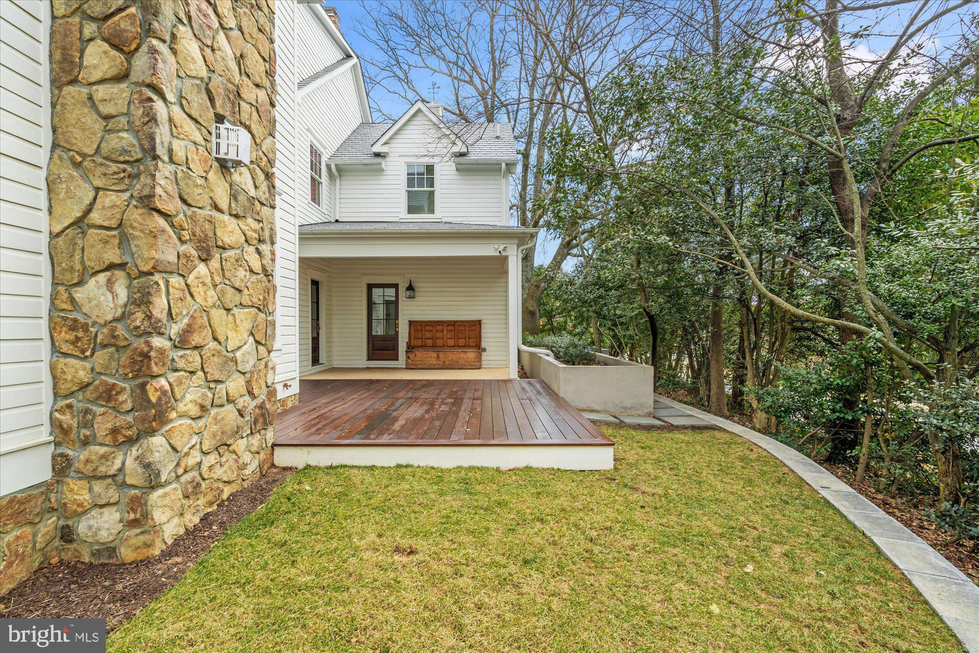 ARLINGTON - Residential