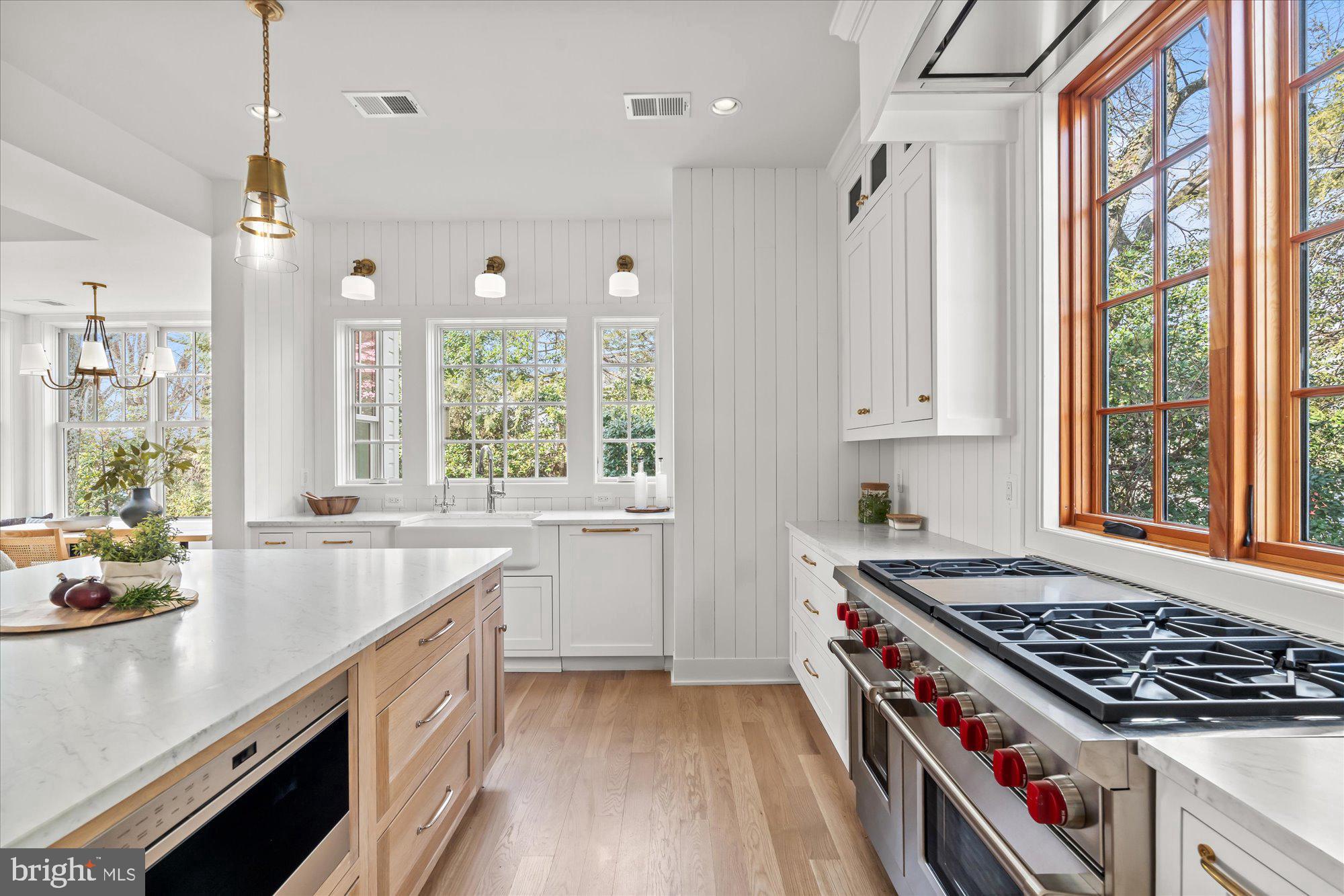 ARLINGTON - Residential