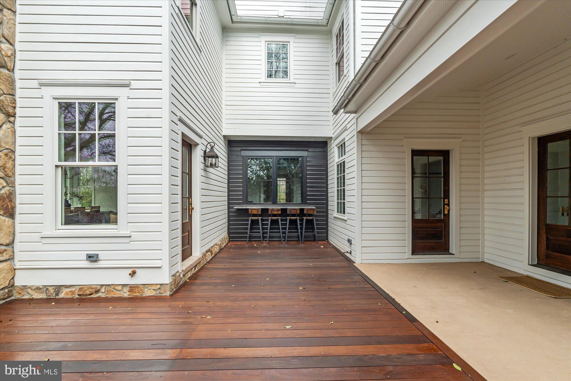 ARLINGTON - Residential