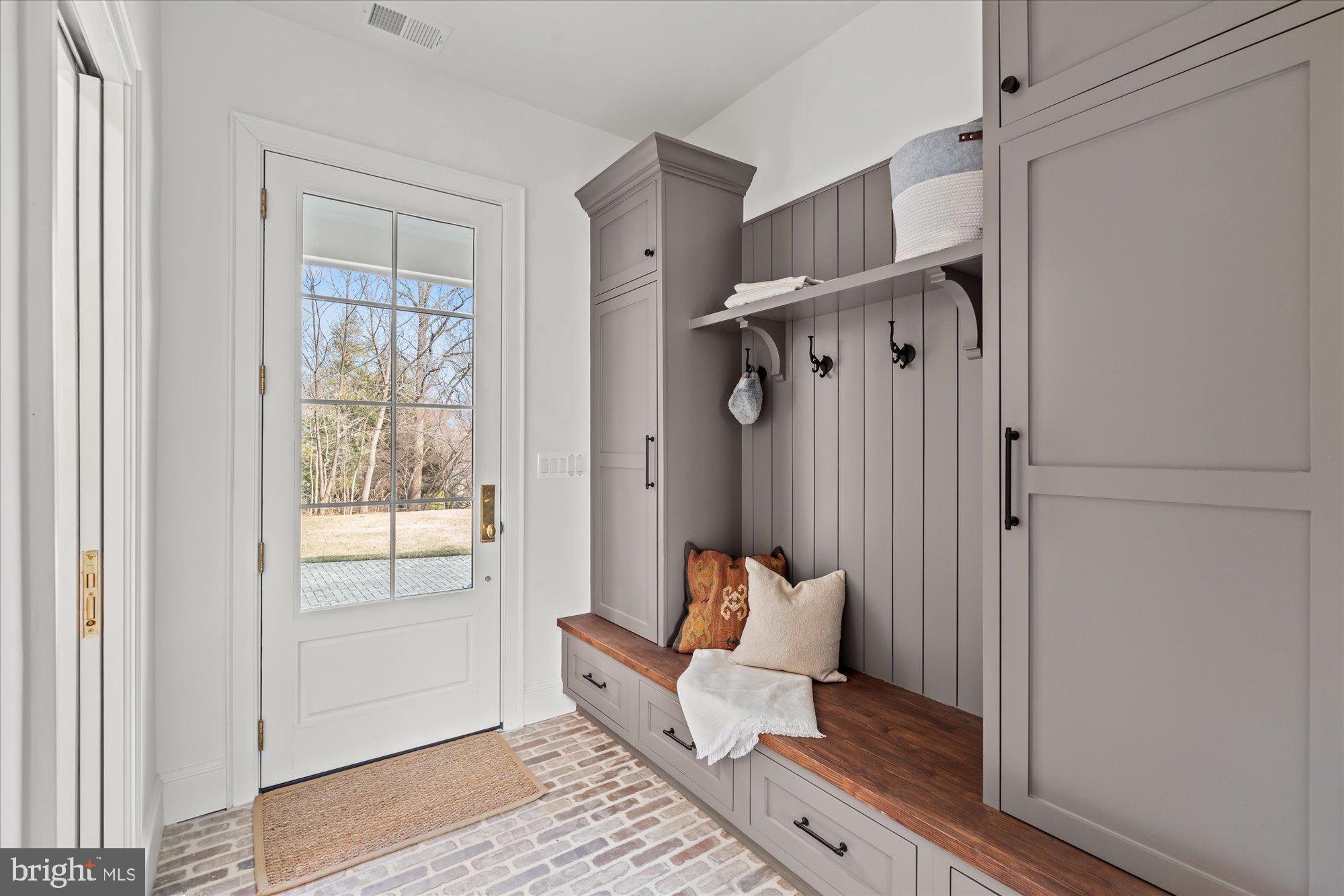 ARLINGTON - Residential
