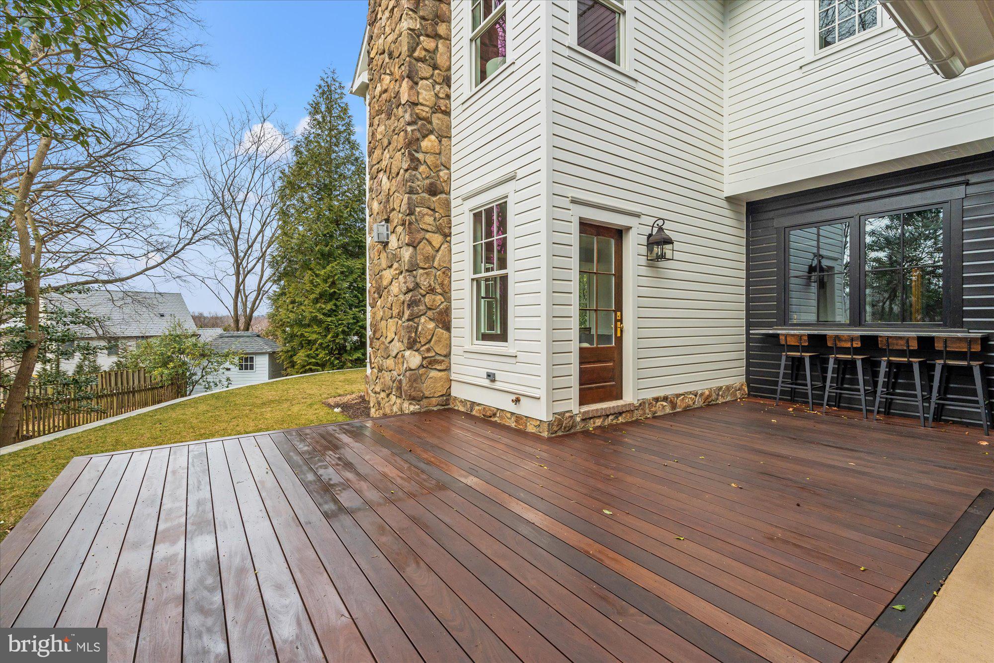 ARLINGTON - Residential