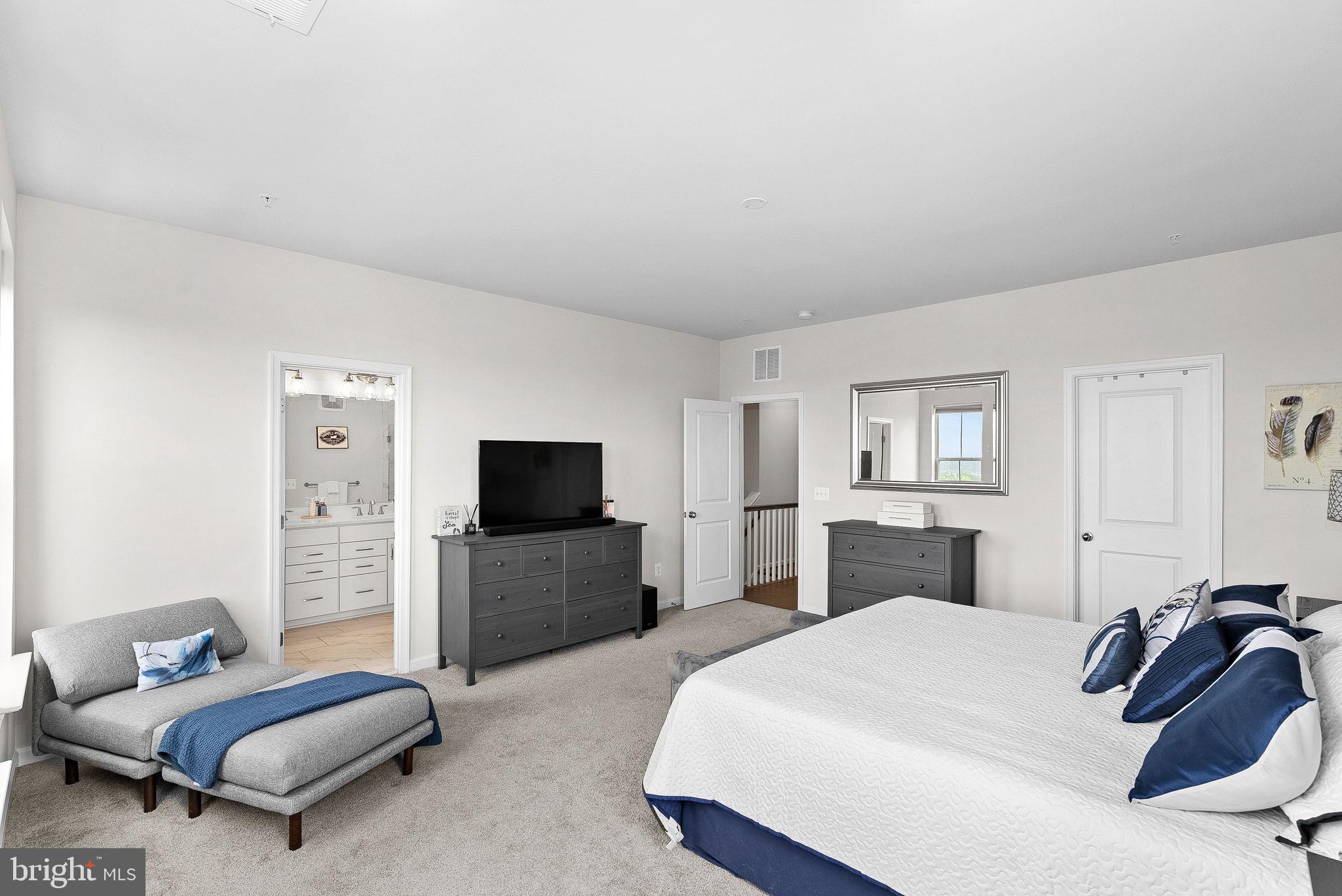 POTOMAC STATION MARKETPLACE - Residential