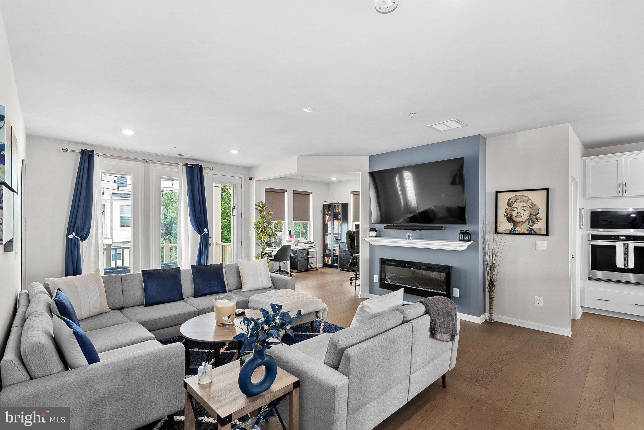 POTOMAC STATION MARKETPLACE - Residential