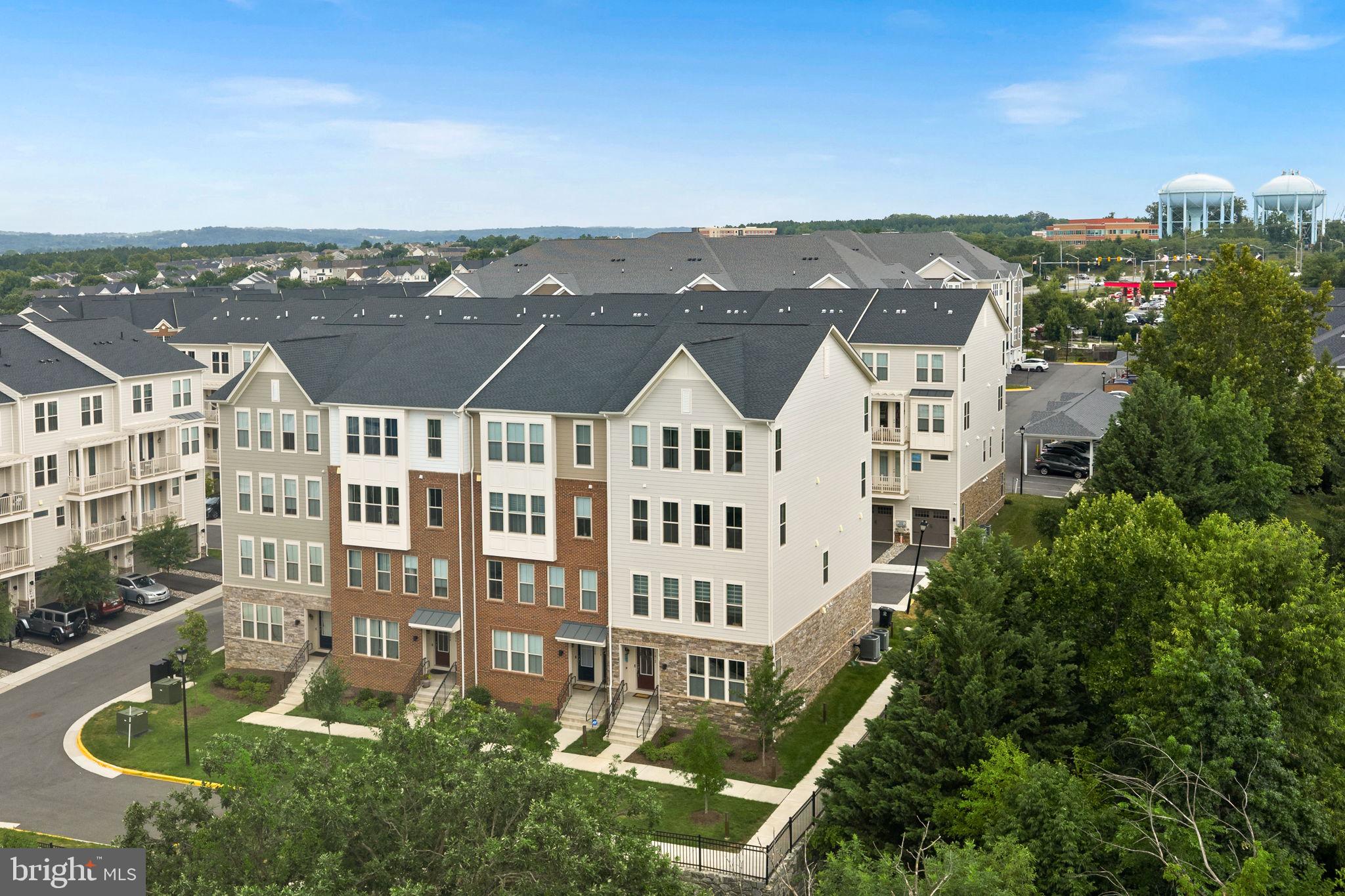 POTOMAC STATION MARKETPLACE - Residential