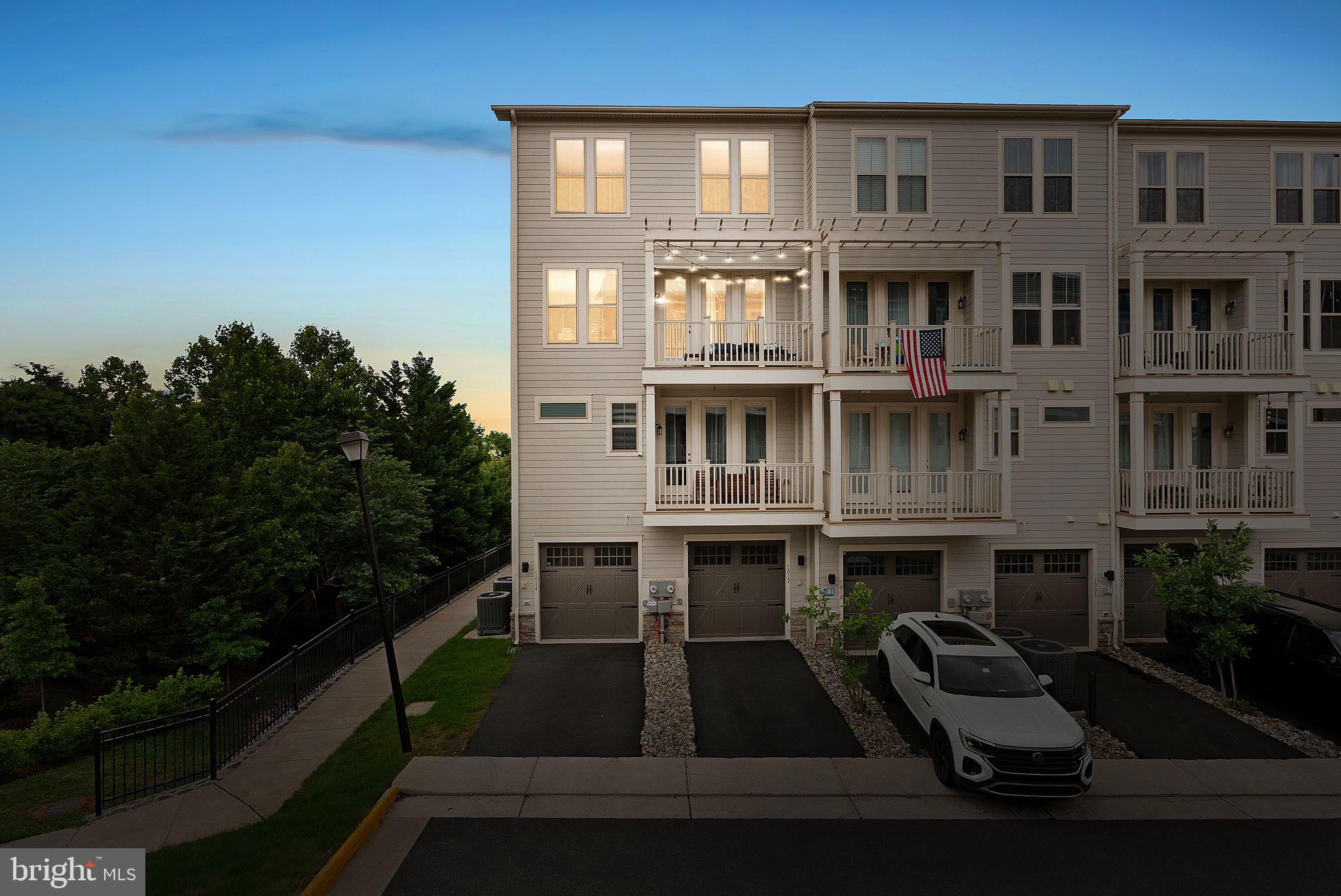 POTOMAC STATION MARKETPLACE - Residential