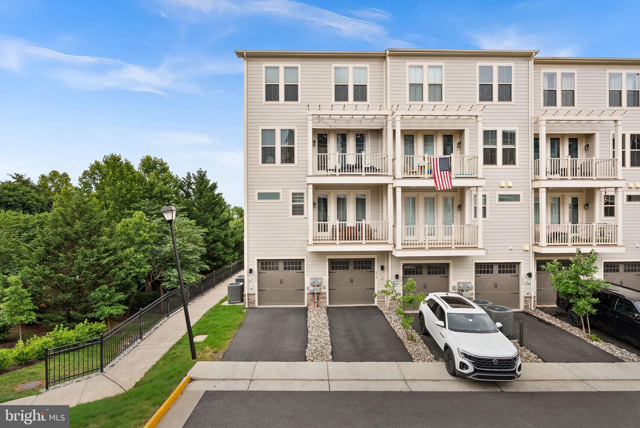 POTOMAC STATION MARKETPLACE - Residential