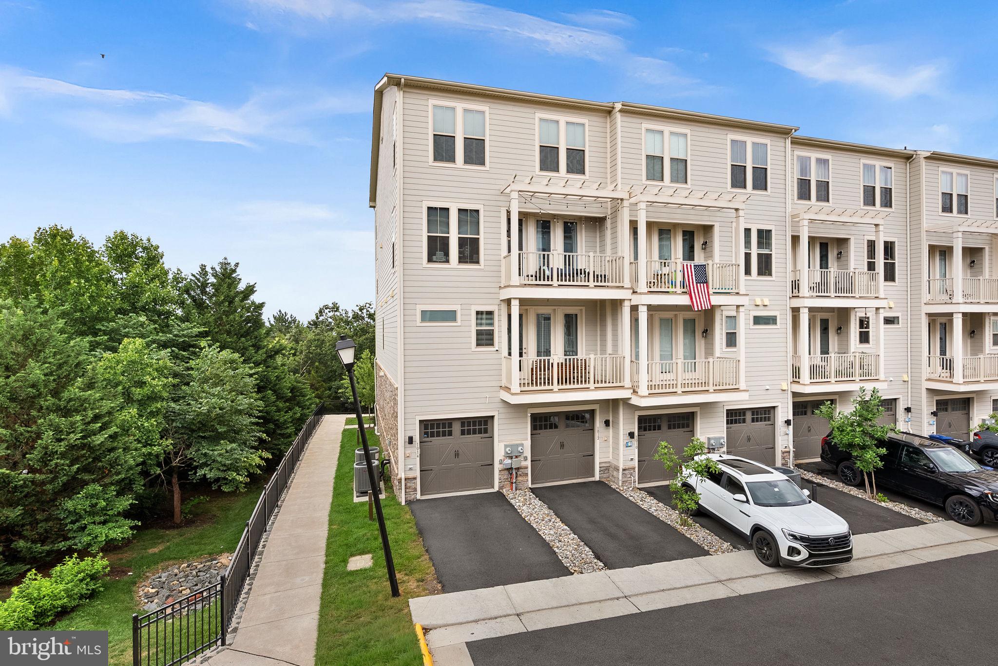 POTOMAC STATION MARKETPLACE - Residential
