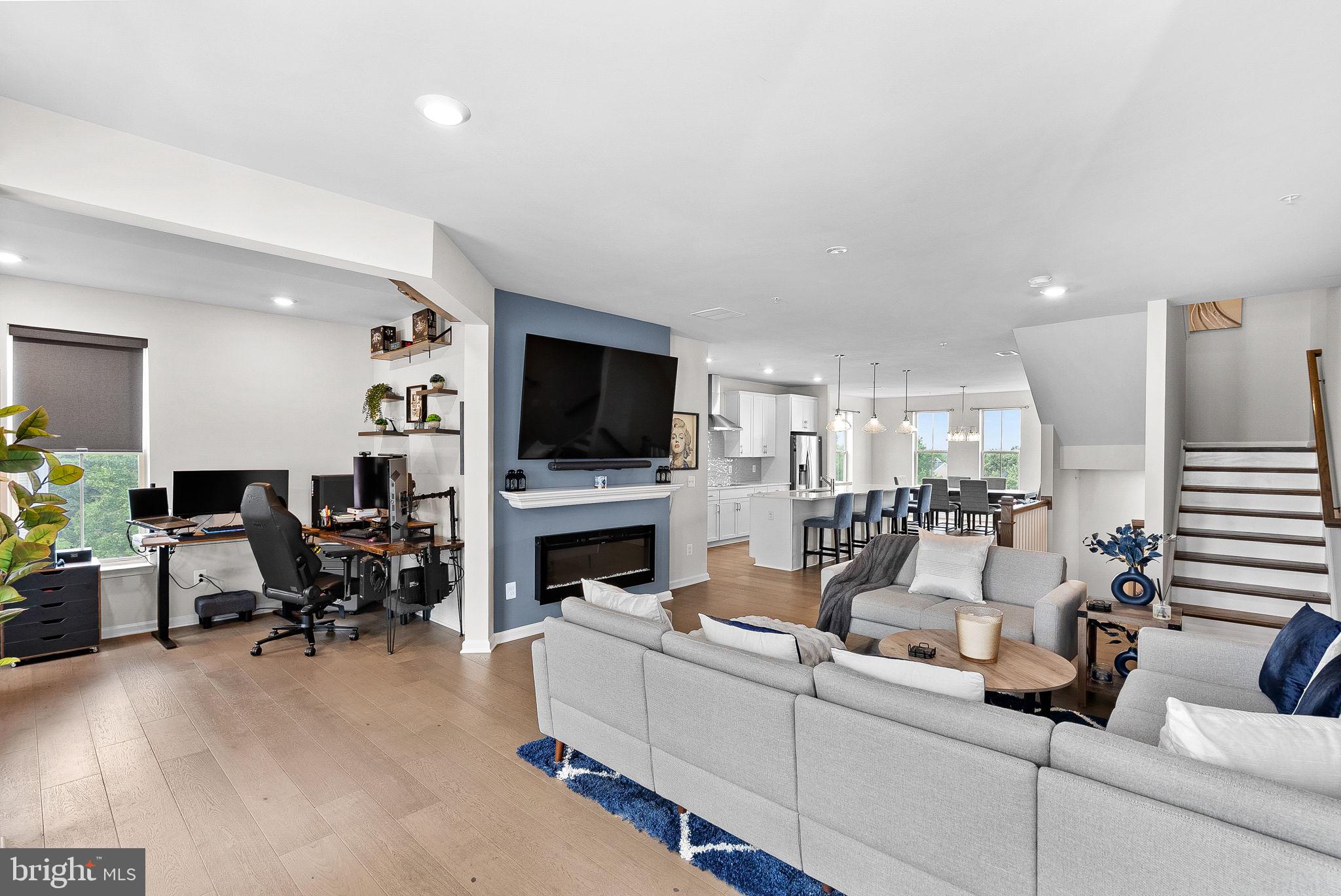 POTOMAC STATION MARKETPLACE - Residential