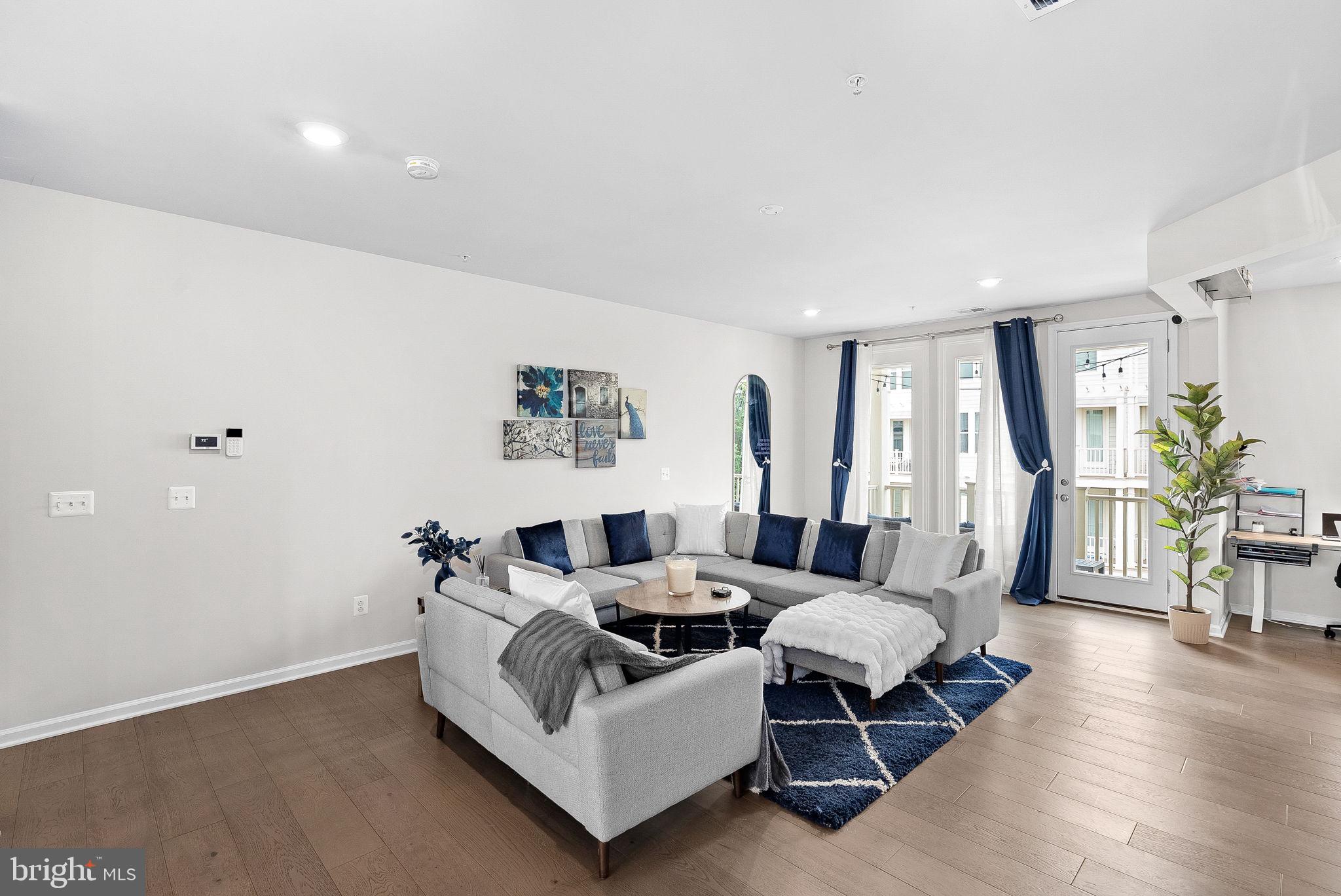 POTOMAC STATION MARKETPLACE - Residential