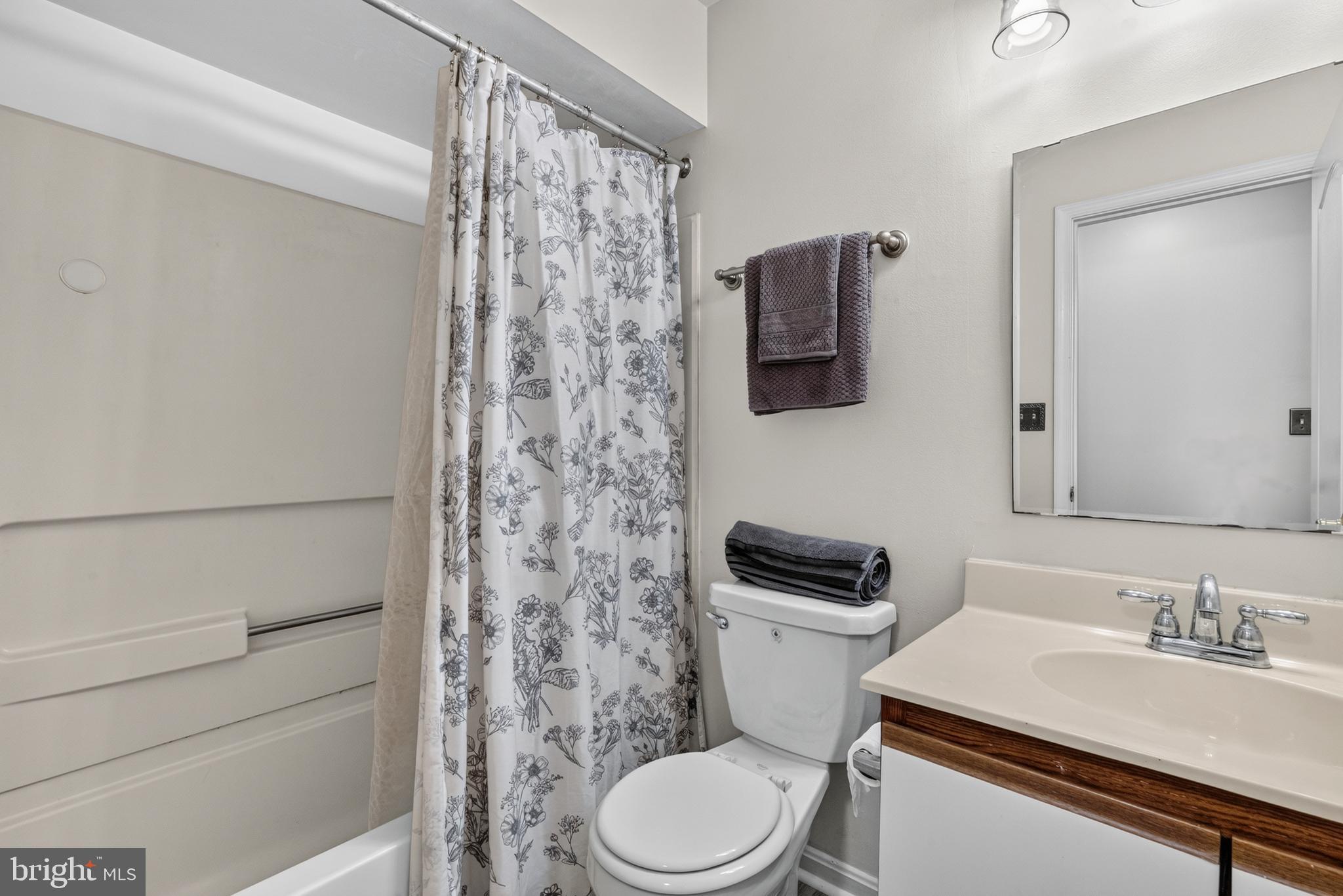 VILLAGE OF MONTGOMERY RUN - Residential