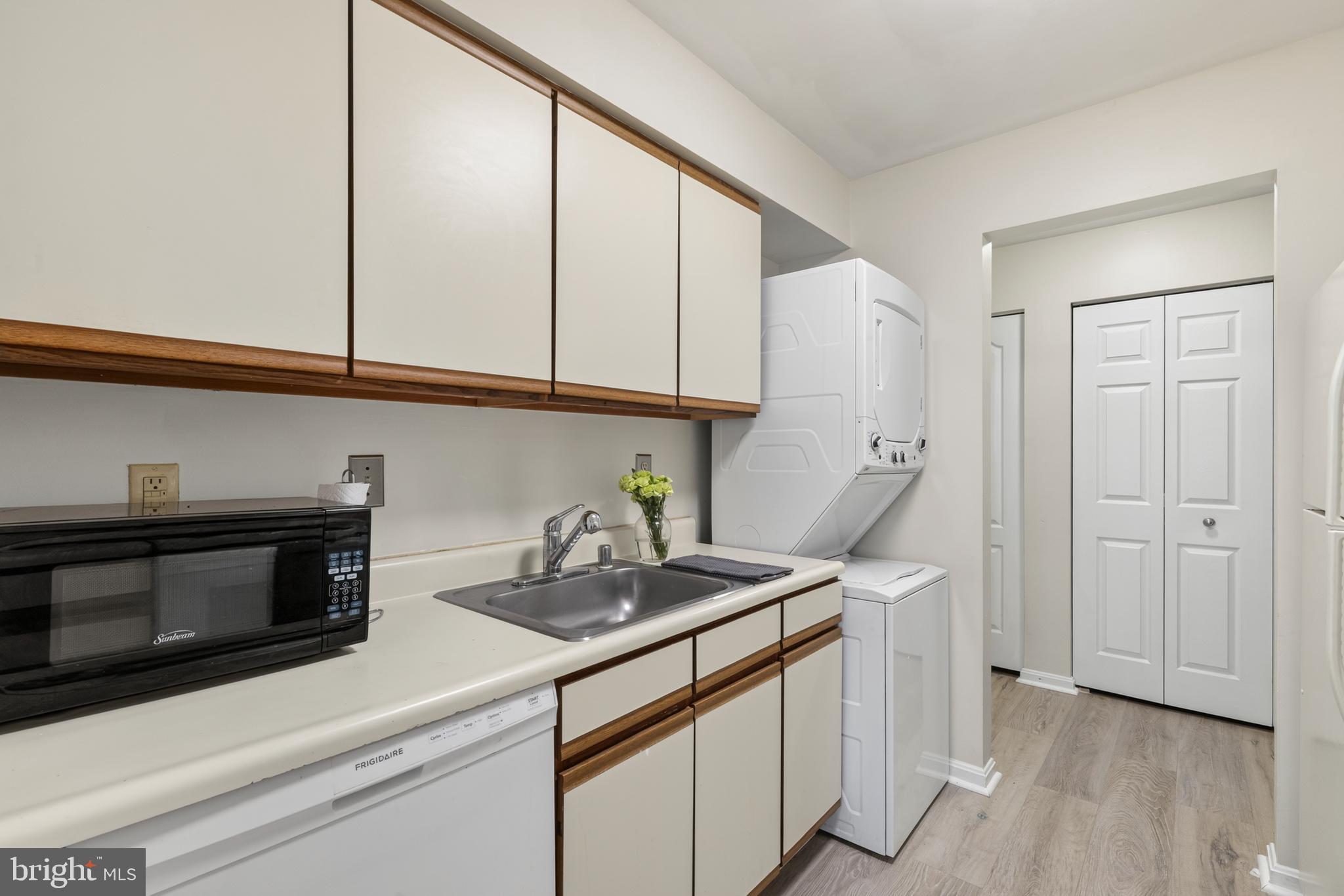 VILLAGE OF MONTGOMERY RUN - Residential