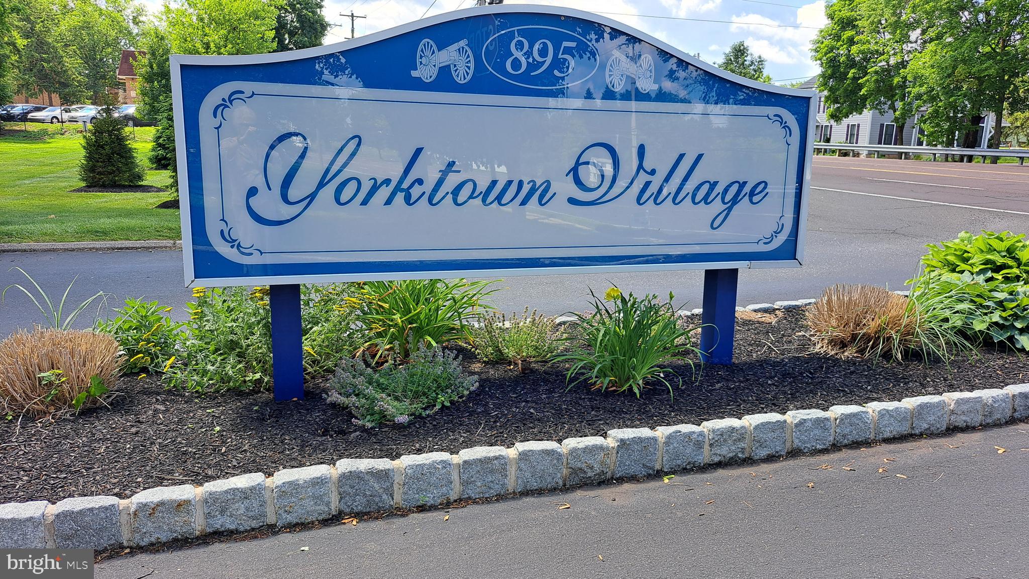 YORKTOWN - Residential