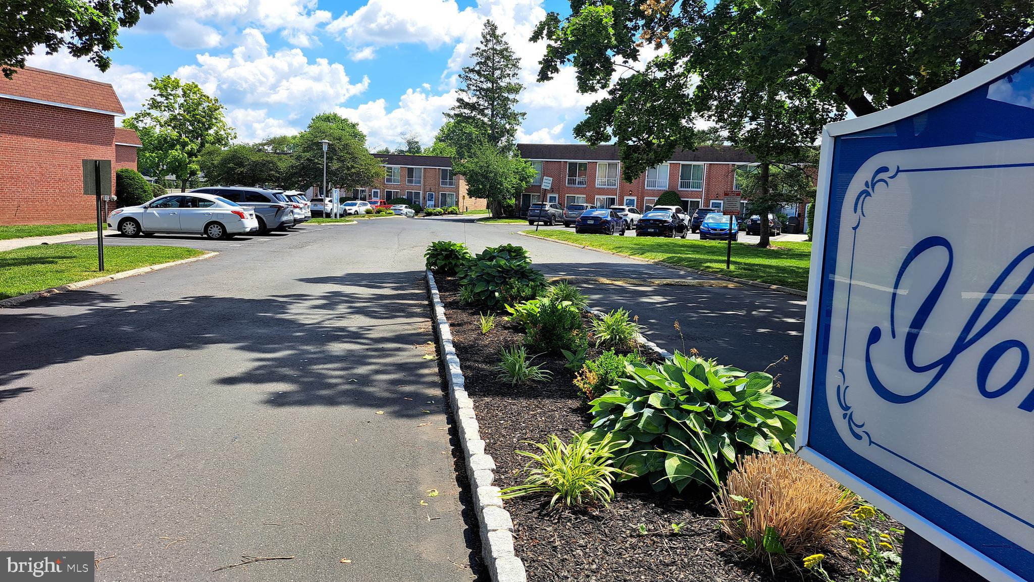 YORKTOWN - Residential