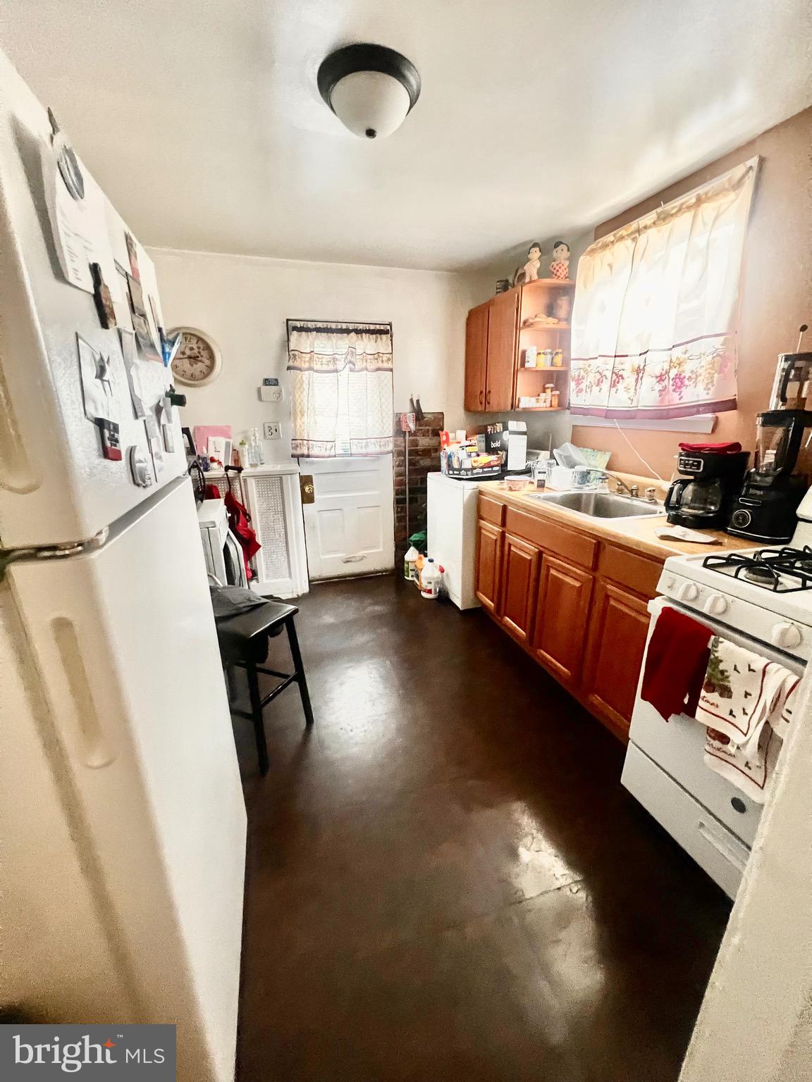 PORT RICHMOND - Residential Income