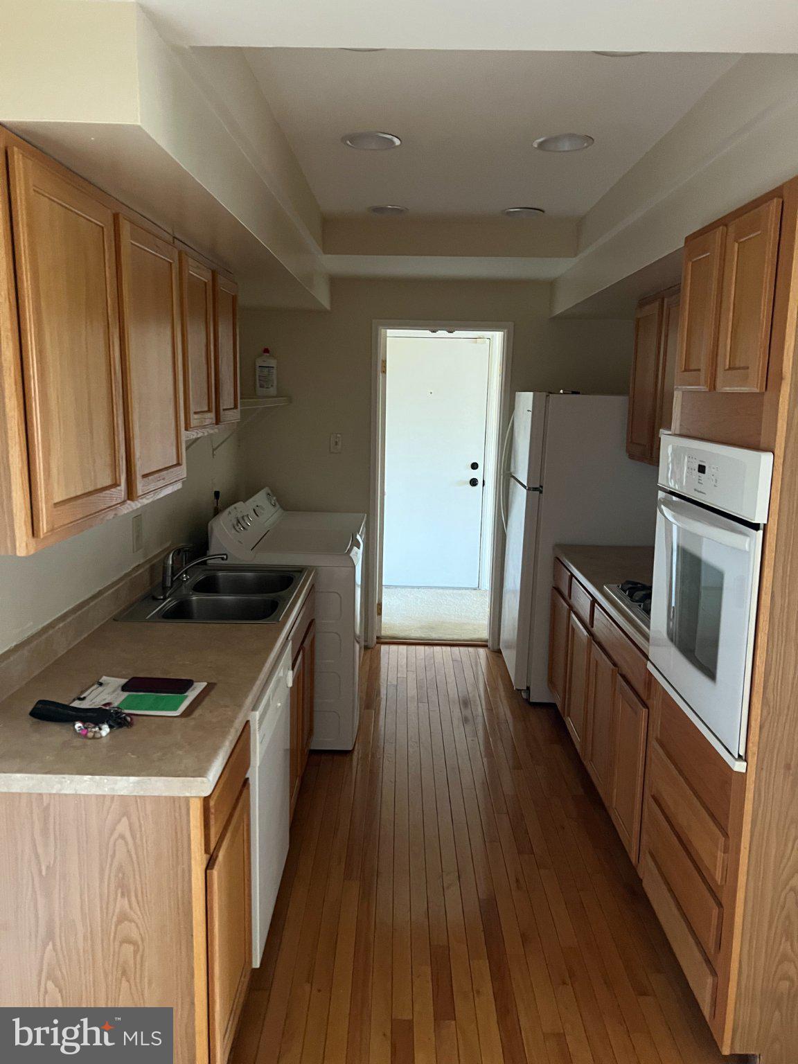 PINES CONDOMINIUM - Residential