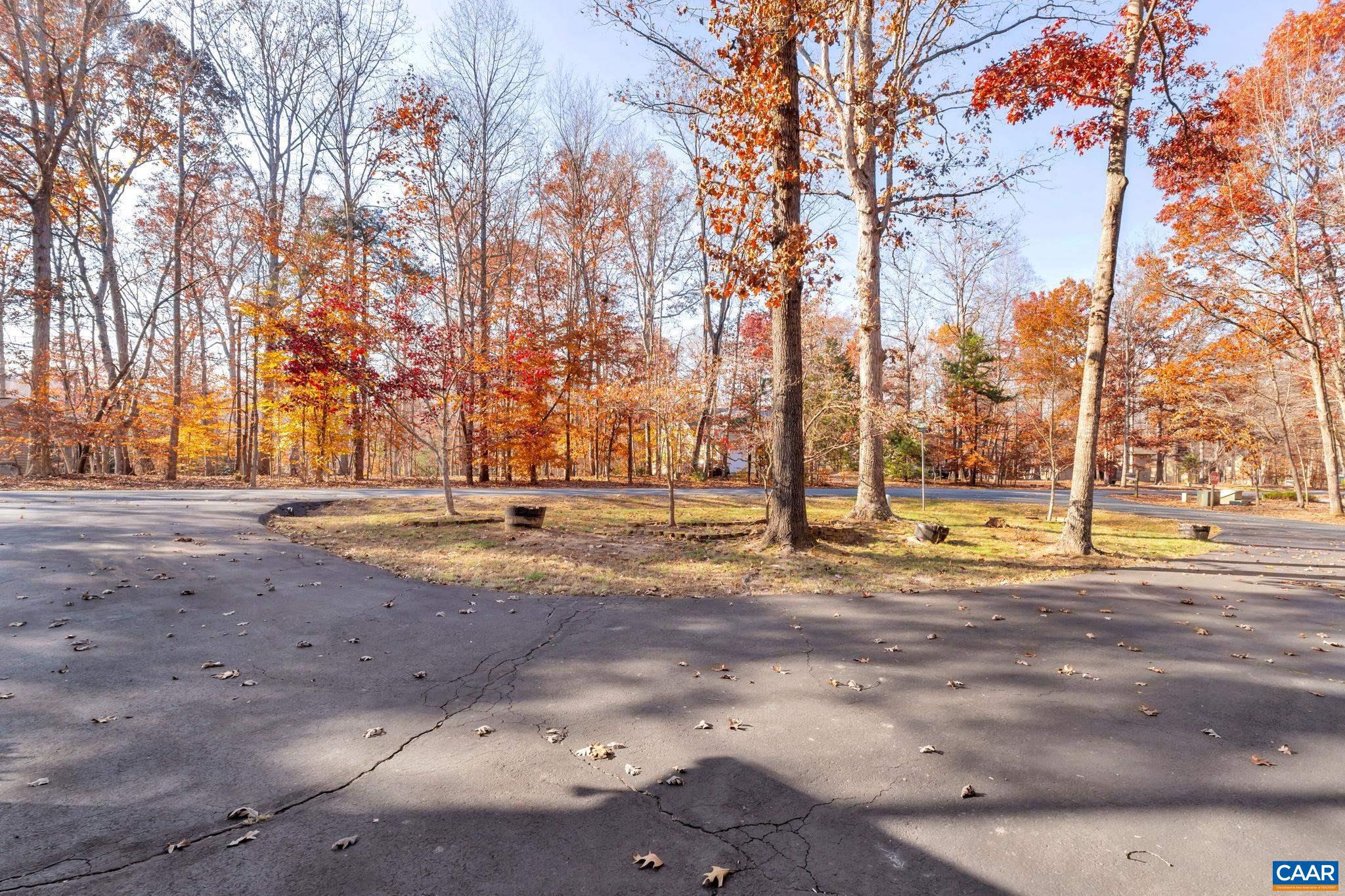 LAKE MONTICELLO - Residential