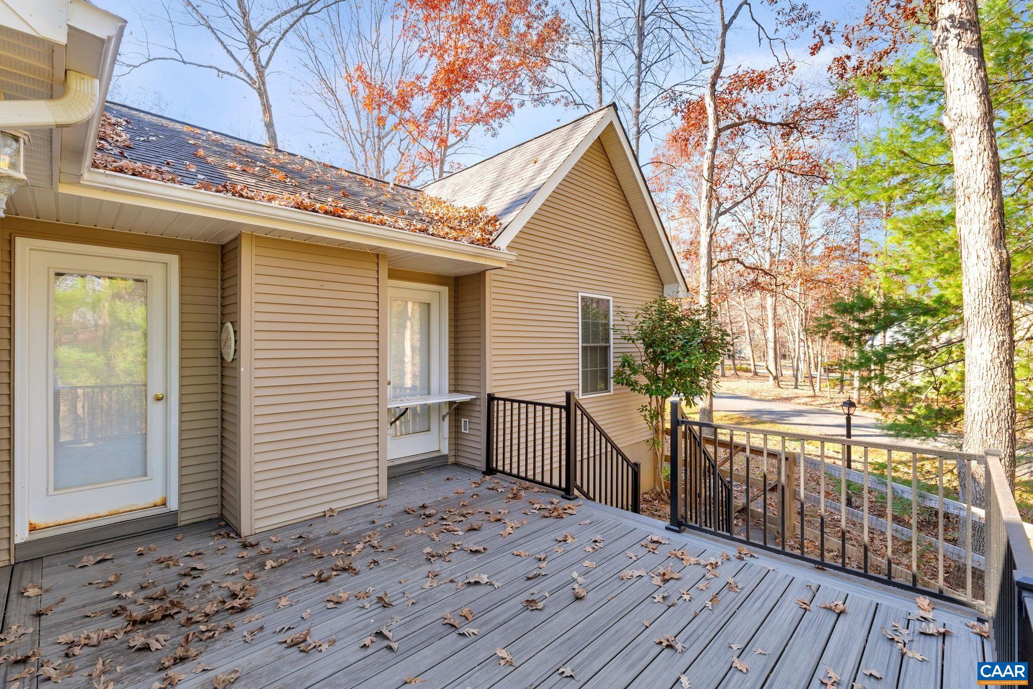 LAKE MONTICELLO - Residential