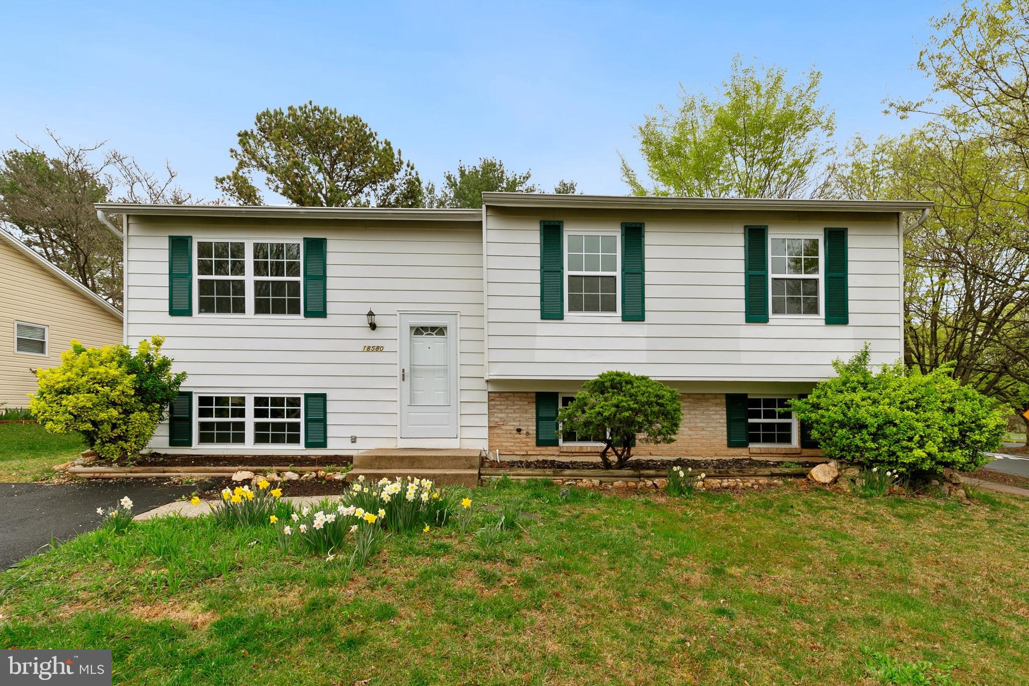 FLOWER HILL - Residential