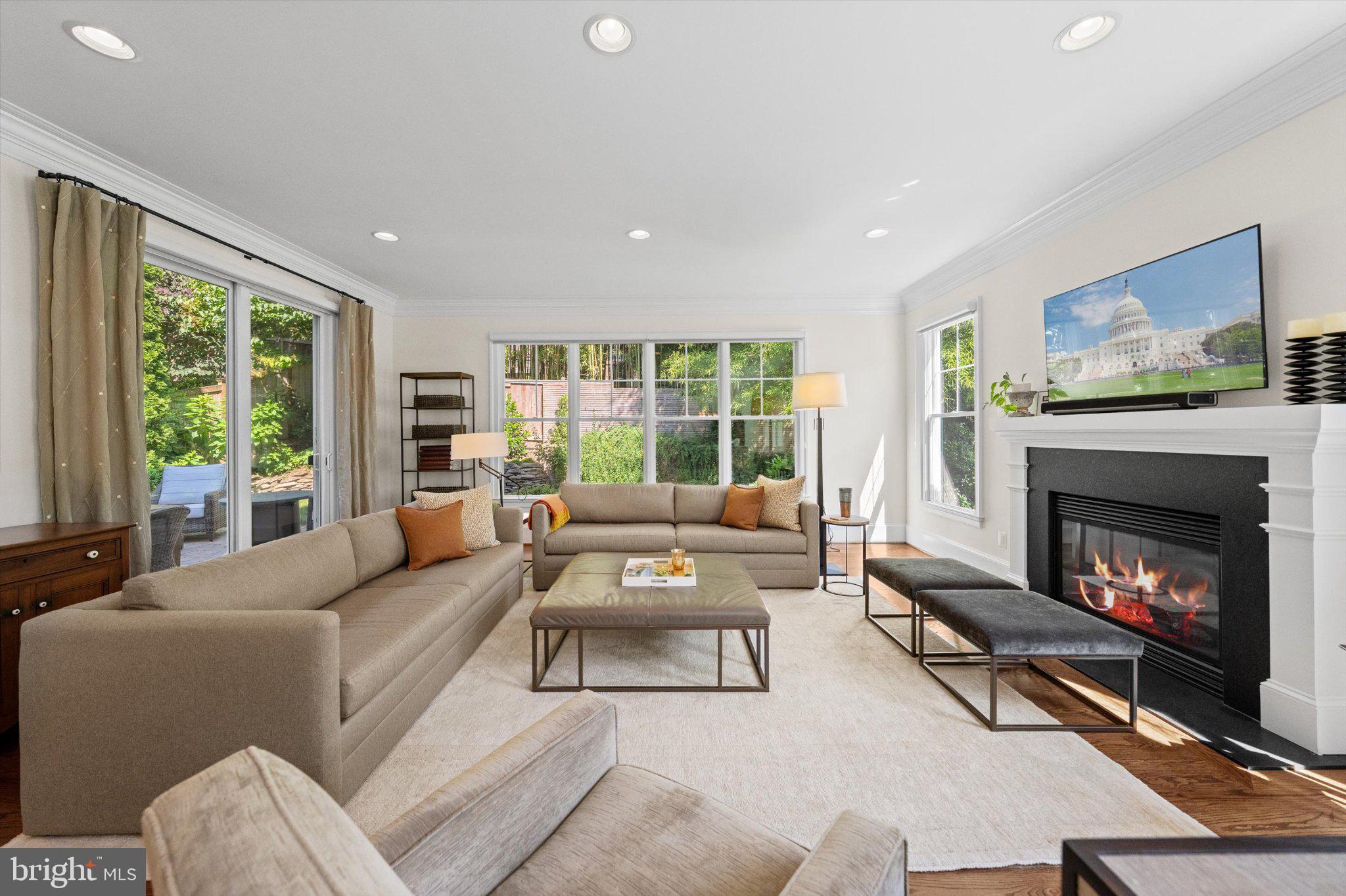 BROYHILL FOREST - Residential