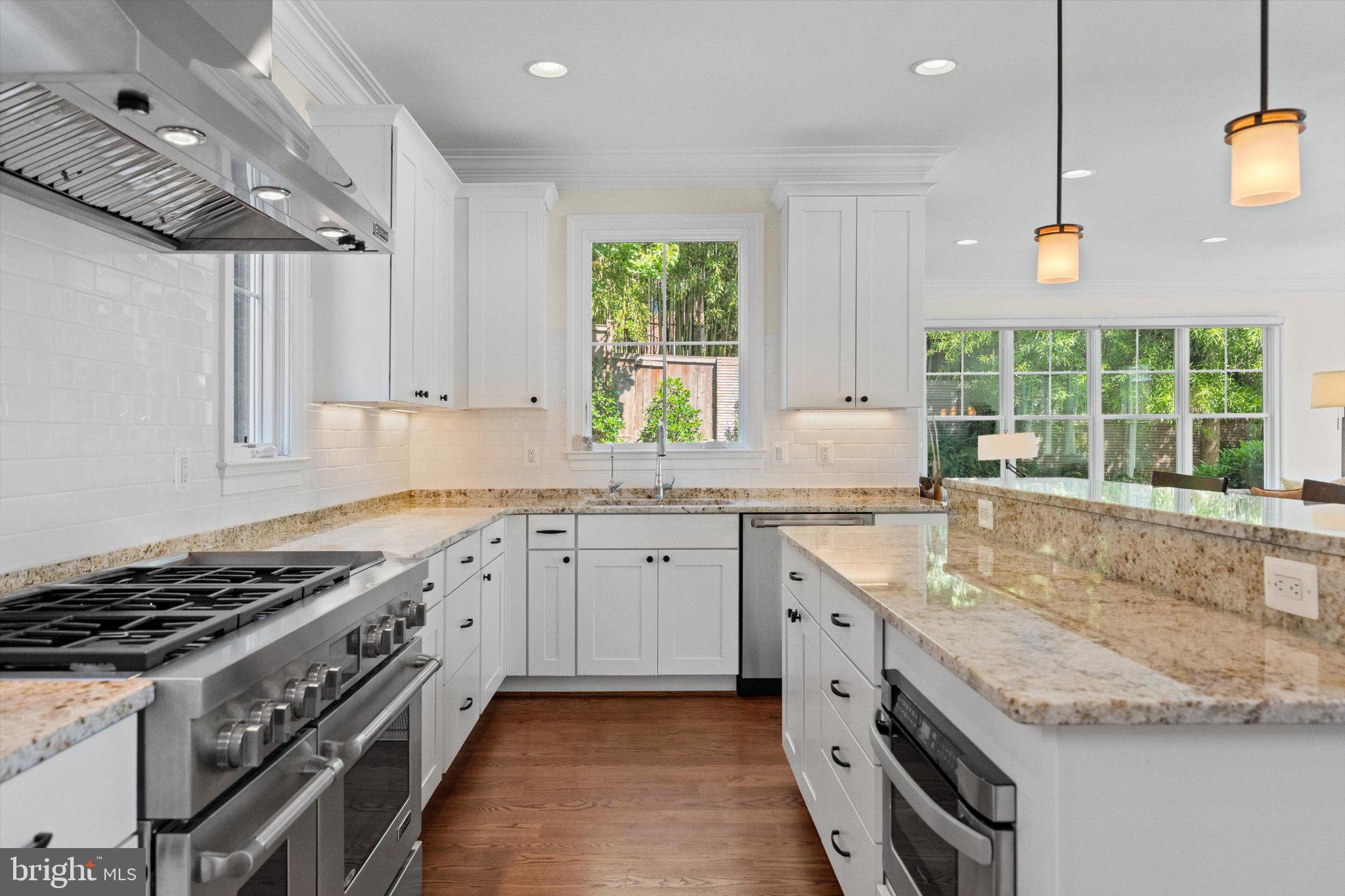BROYHILL FOREST - Residential