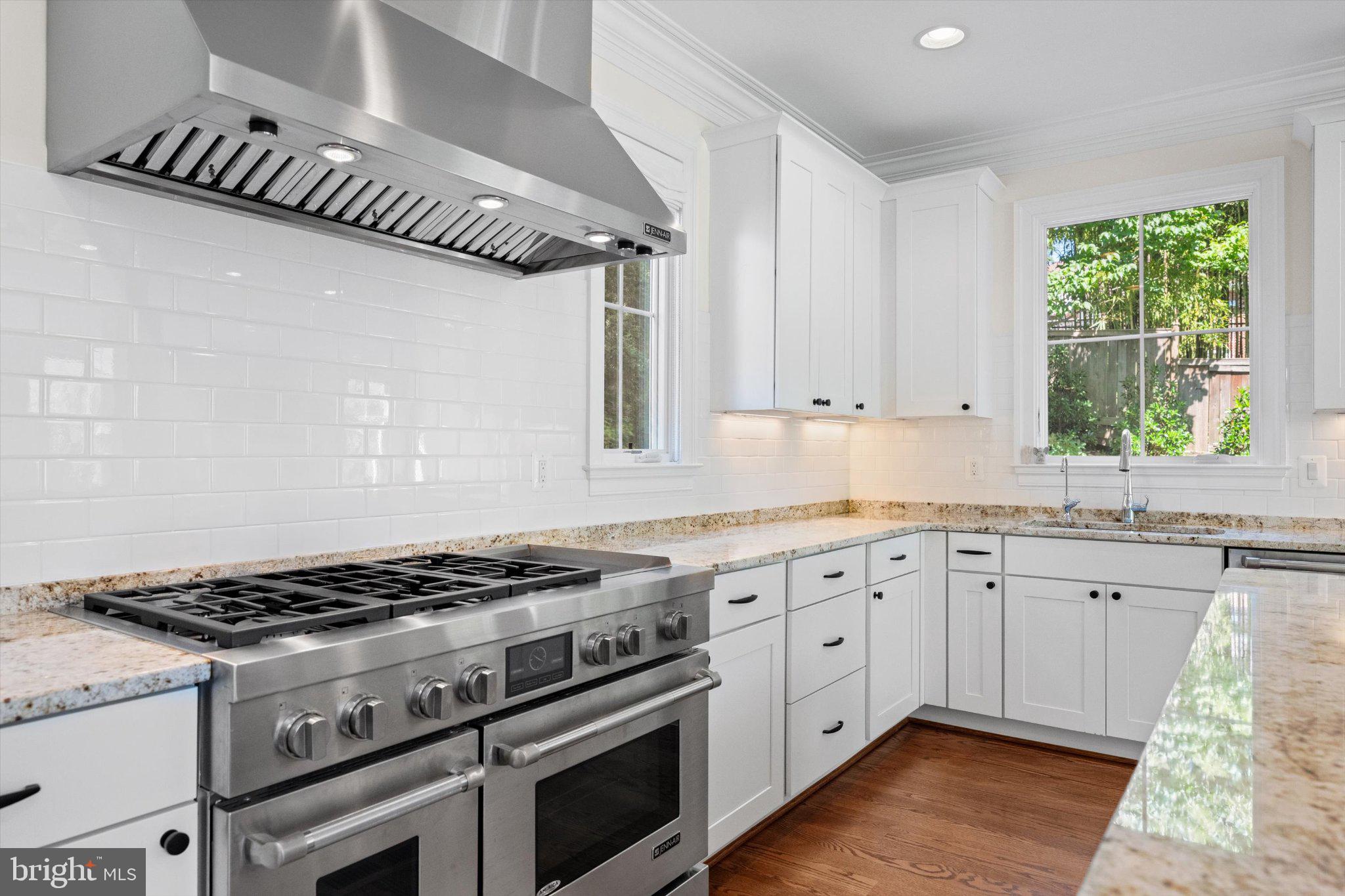 BROYHILL FOREST - Residential