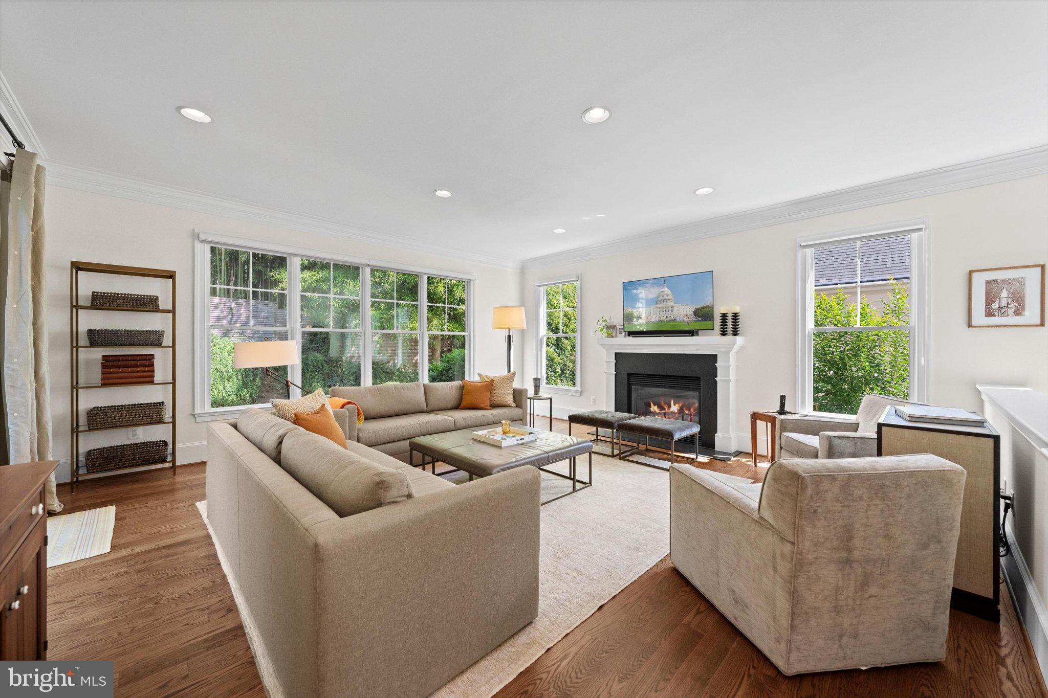 BROYHILL FOREST - Residential