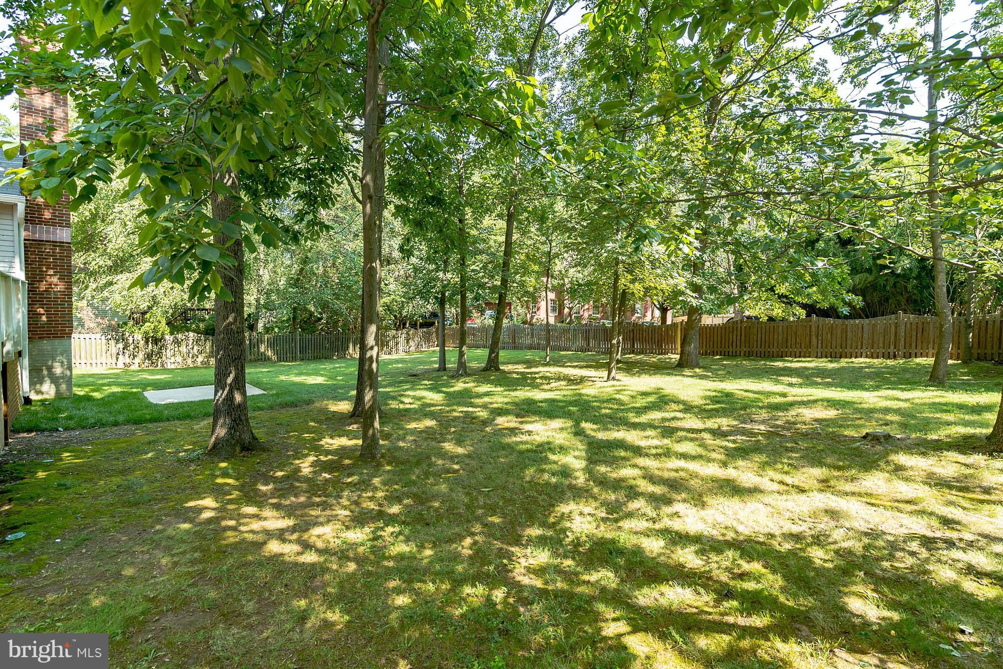 BROAD OAKS - Residential