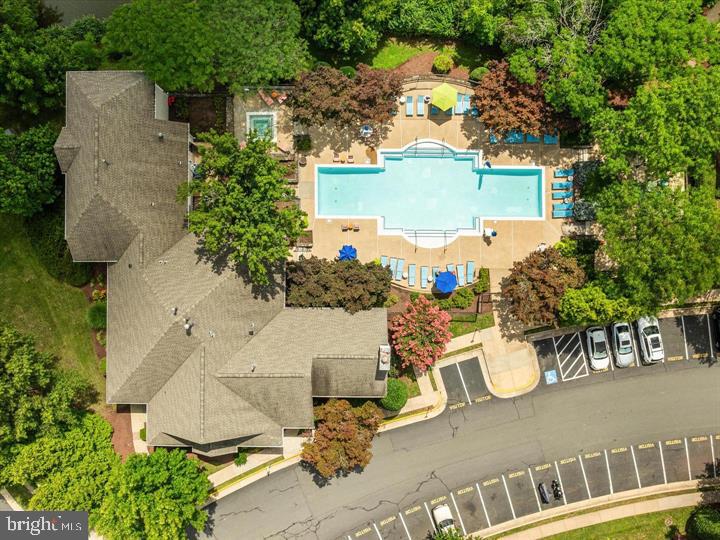 SANDERLING CONDO - Residential