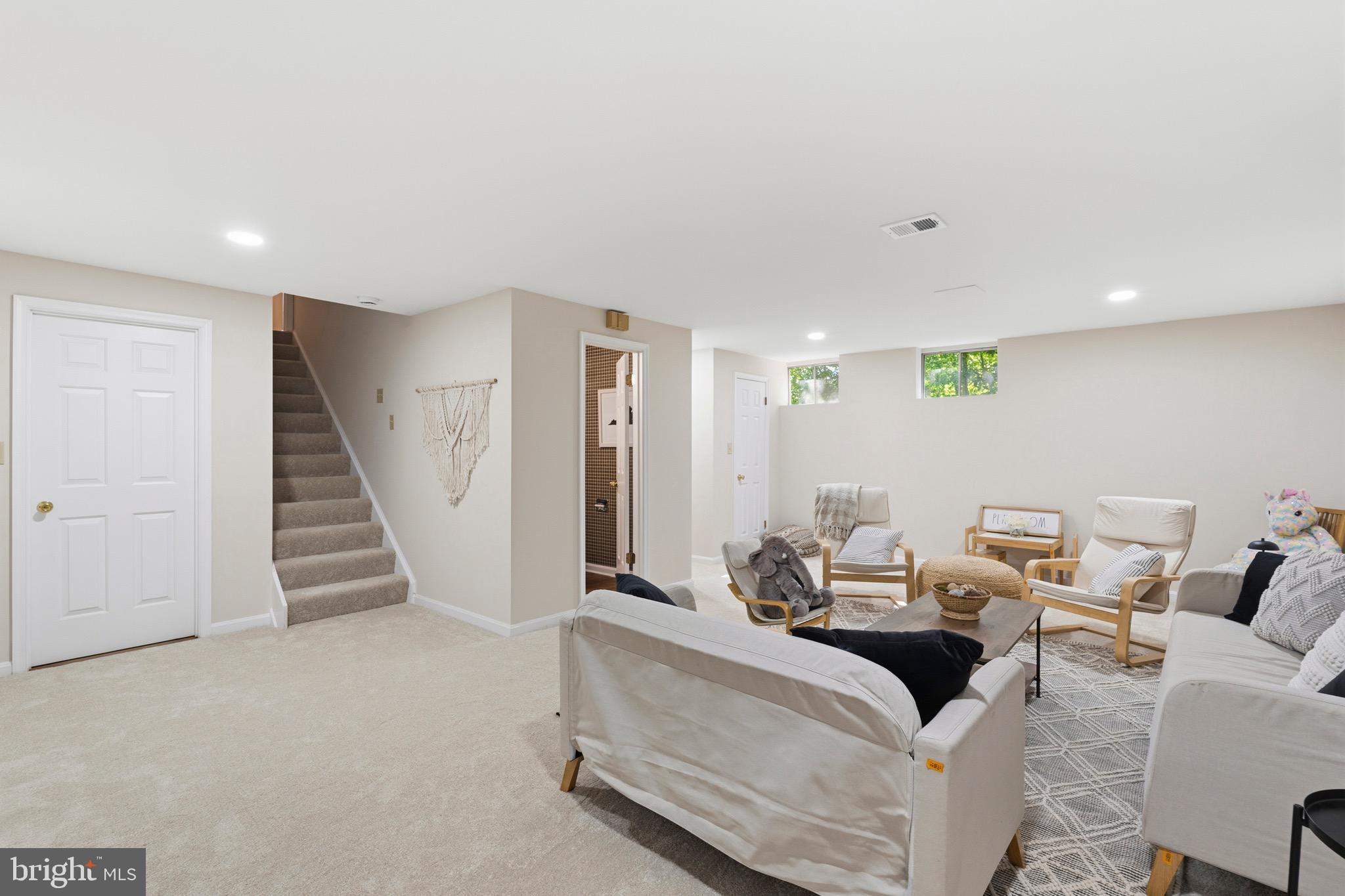 KENWOOD OAKS - Residential