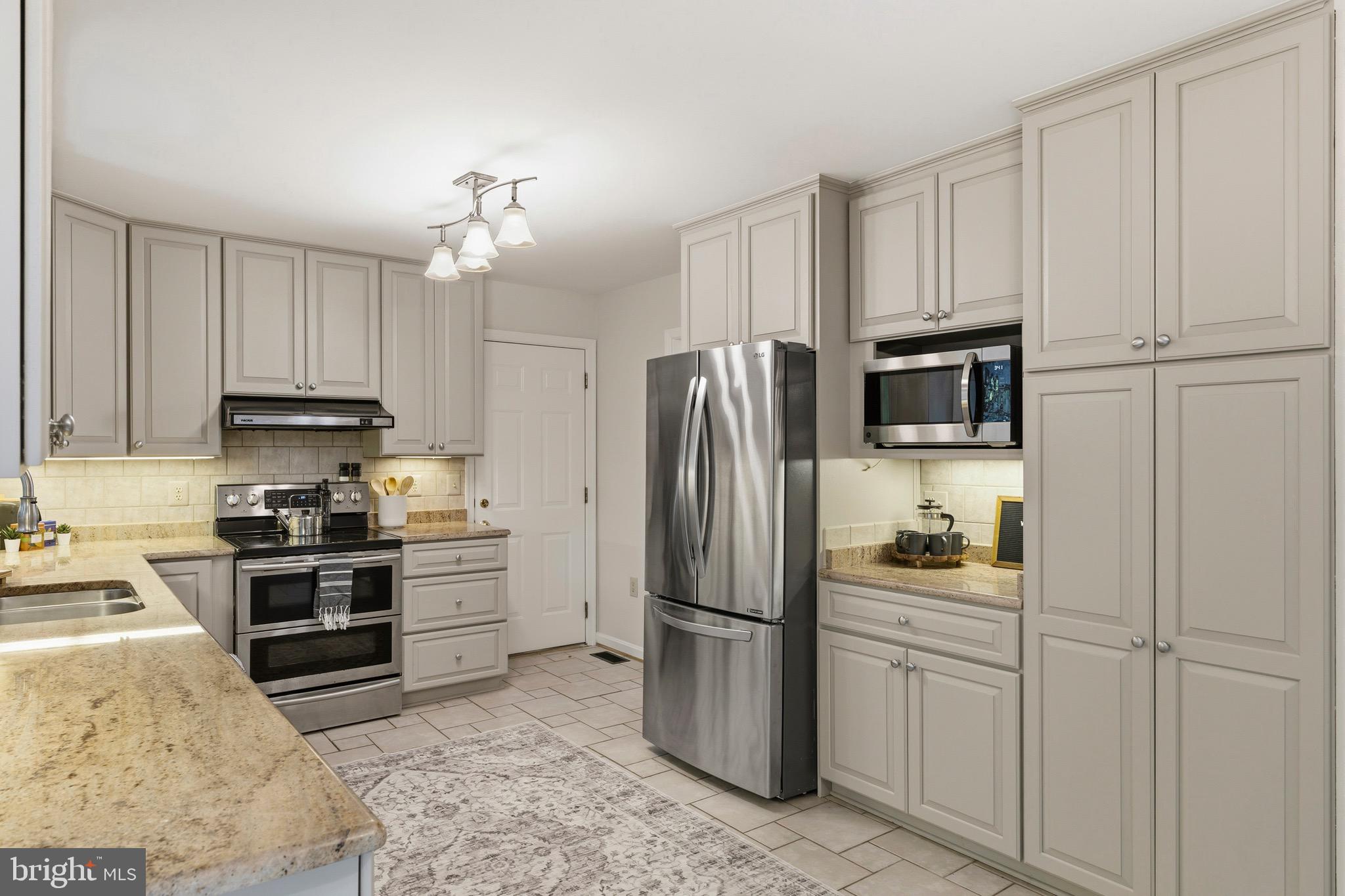 KENWOOD OAKS - Residential