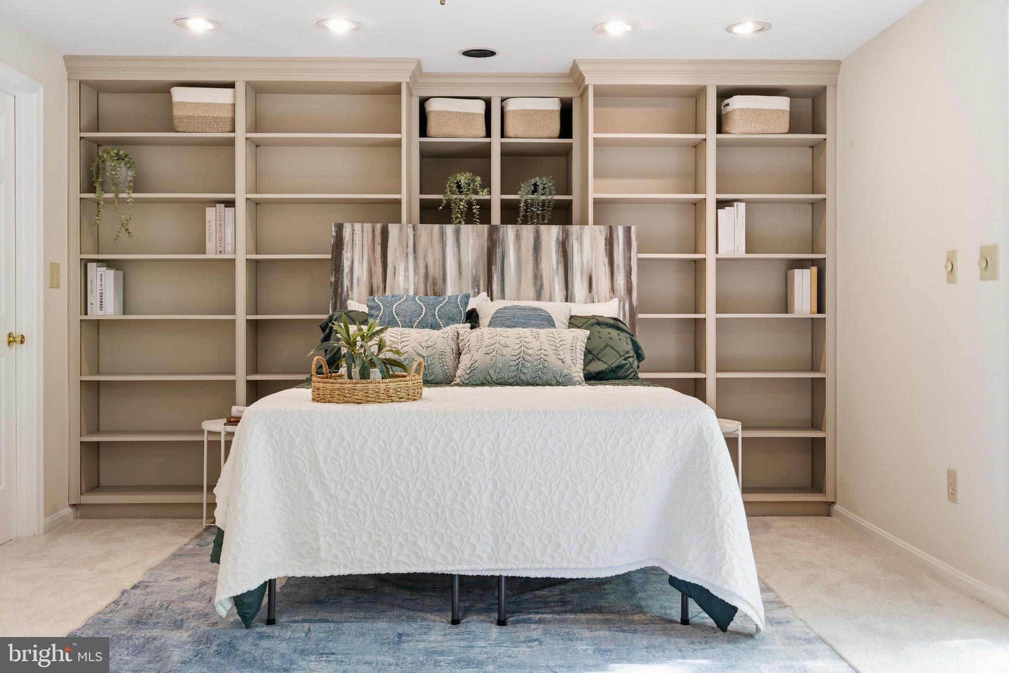 KENWOOD OAKS - Residential