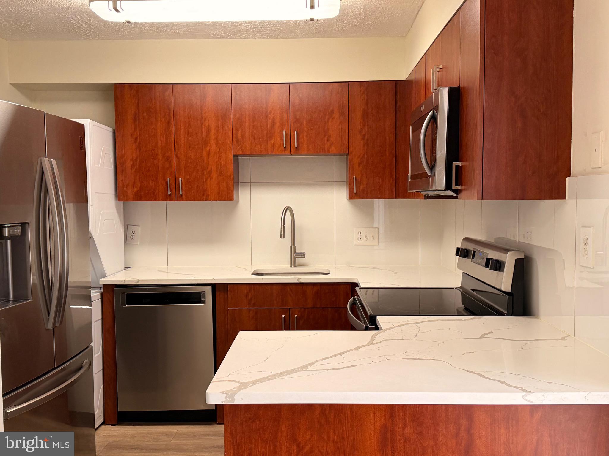 PEMBROOKE - Residential