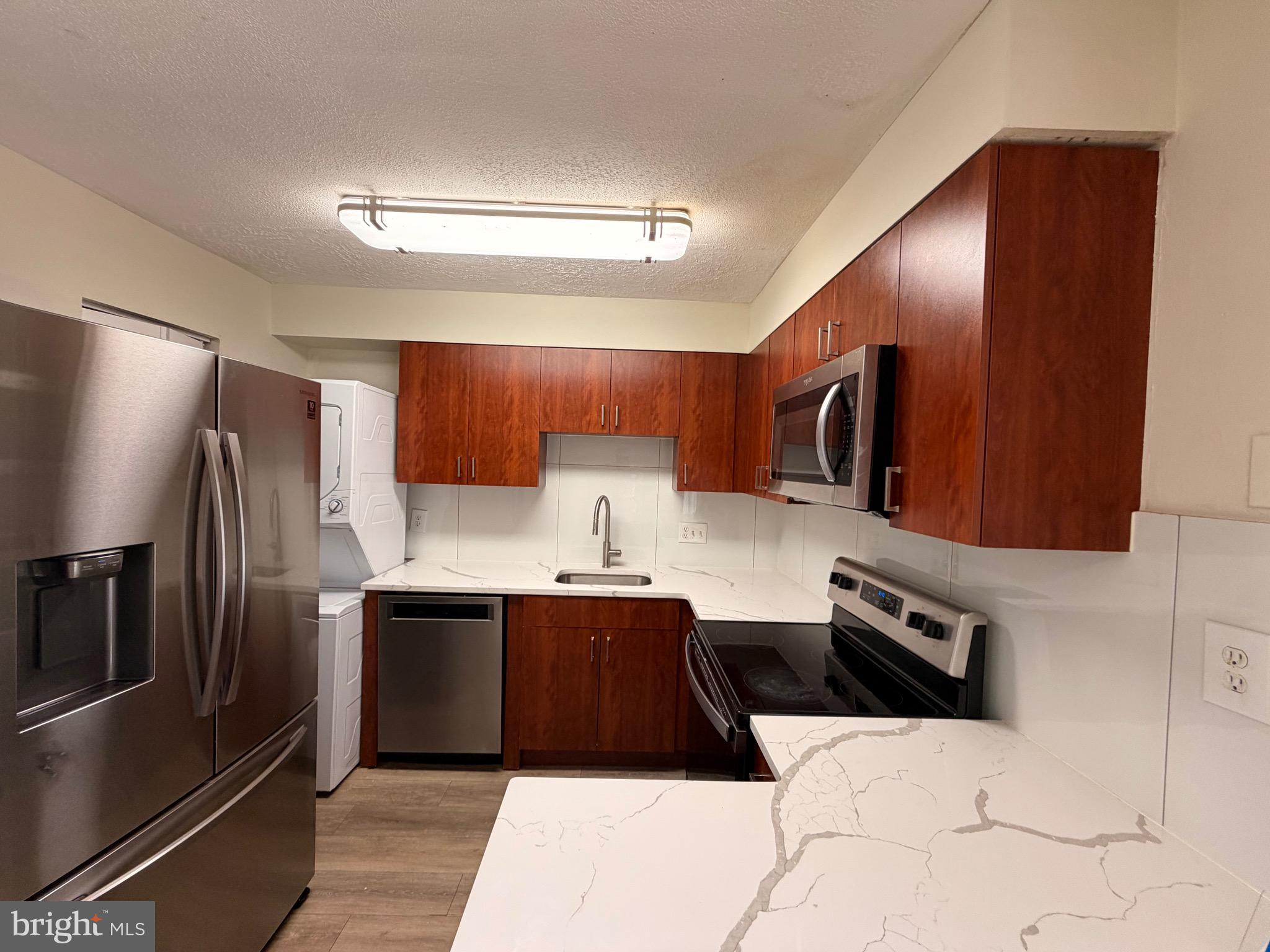 PEMBROOKE - Residential