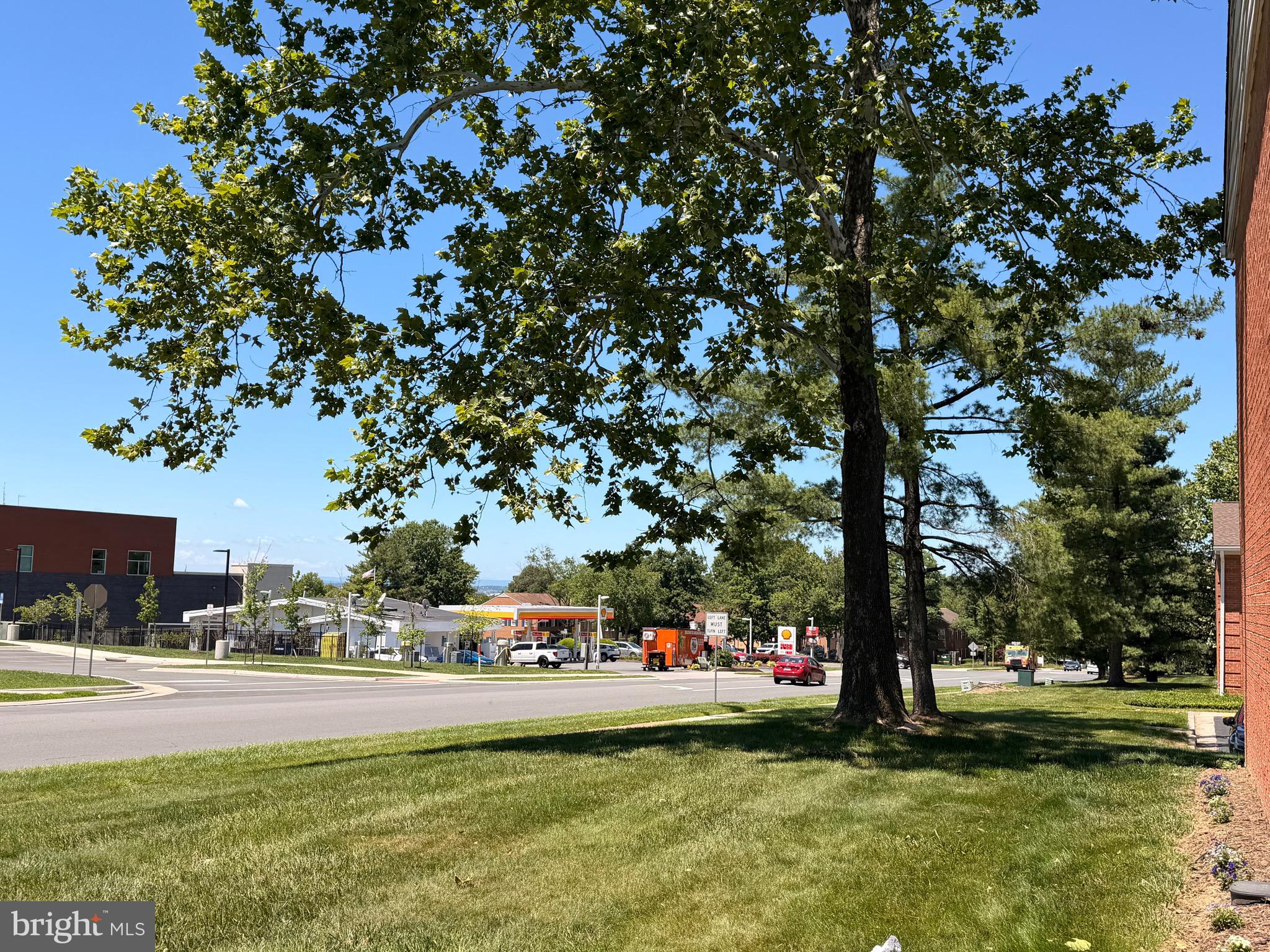 PEMBROOKE - Residential