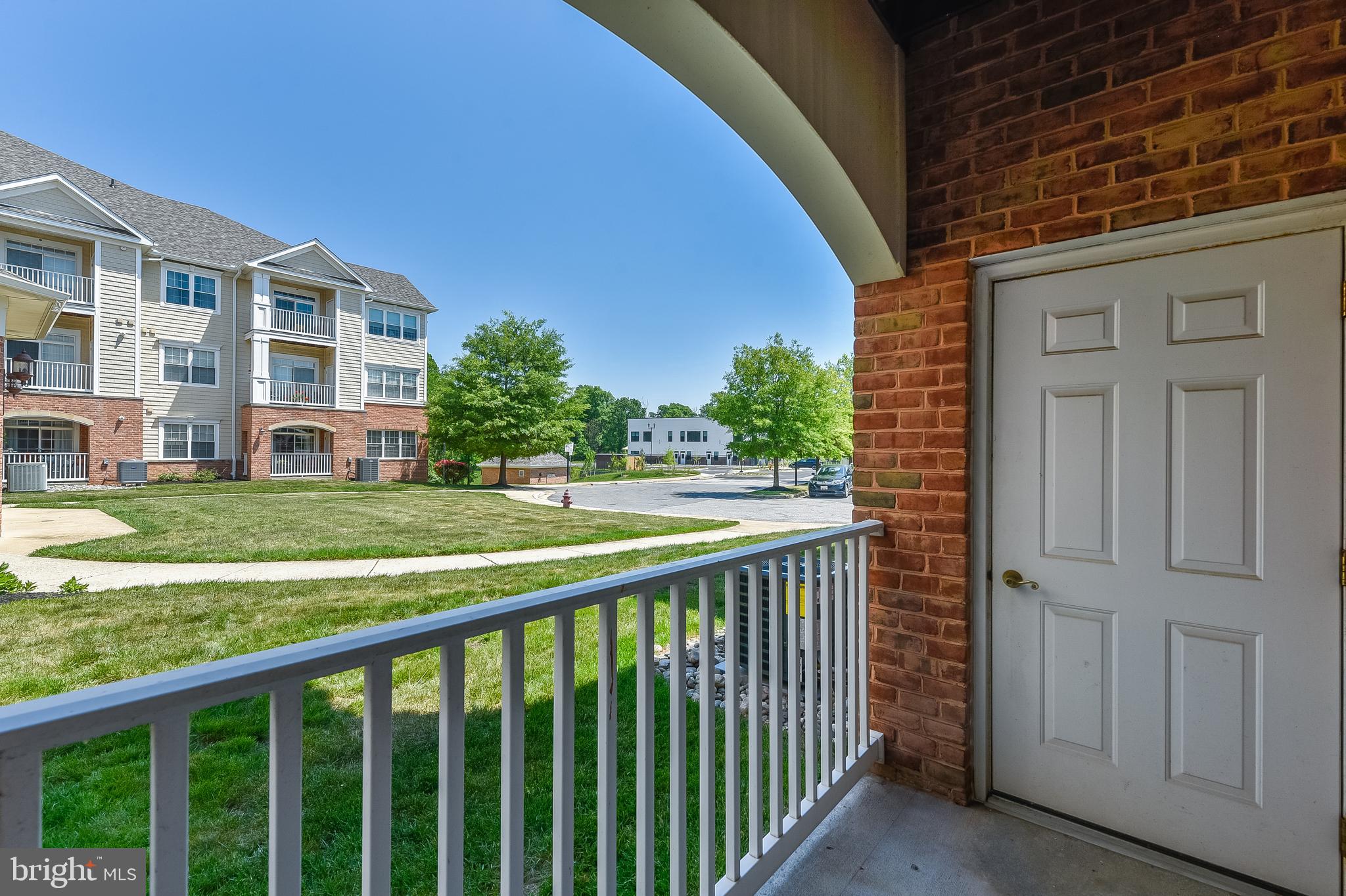 LUXURY LIVING AT IT'S BEST!   UNIQUE 1142 SQ FT, MAIN LEVEL CONDO OFFERS PRIMARY BEDROOM WITH WALK IN CLOSET, BATHROOM SUITE, OVERSIZED LIVING ROOM, 3 OPTIONS FOR DINING SPACE THAT INCLUDE OVERSIZED KITCHEN, LIVING ROOM, AND DEN.  THIS ELEGANT OPEN FLOOR PLAN OFFERS ALL OF THE SPACE AND LUXURY THAT YOU HAVE BEEN LOOKING FOR!  NOT YOUR COOKIE CUTTER CONDO!  BONUS FEATURE!  UNDERGROUND GARAGE WITH 1 PARKING SPOT.  CLOSE TO I97, SHOPPING, RESTAURANTS AND MORE.  MOVE IN READY!!