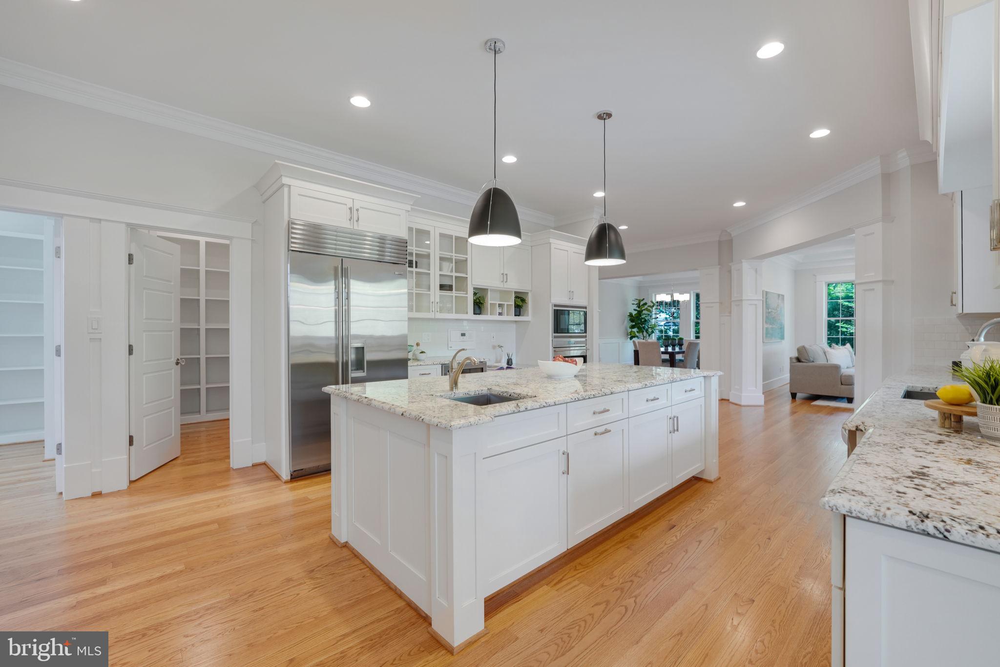 CRESCENT HILLS - Residential