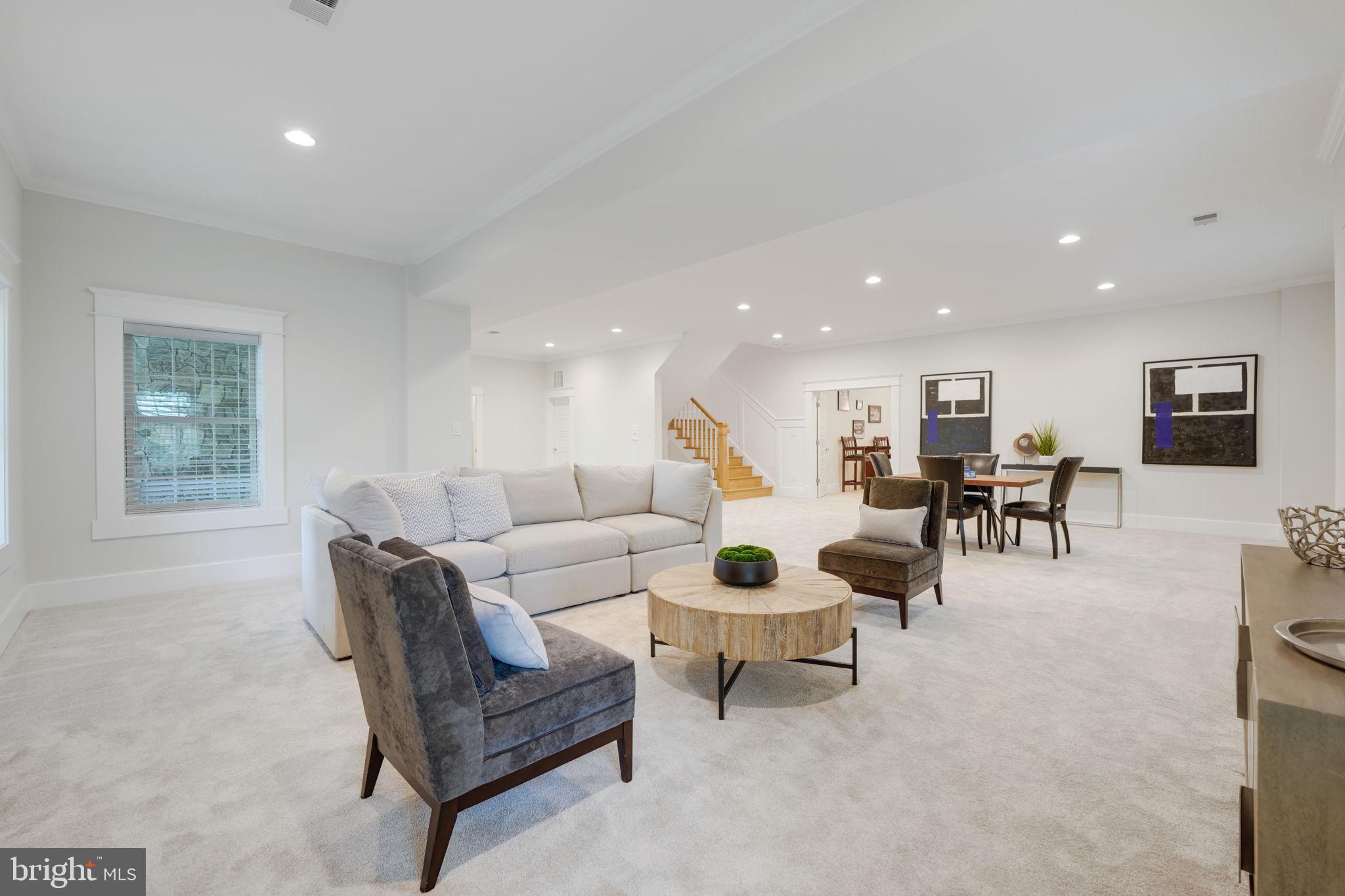 CRESCENT HILLS - Residential