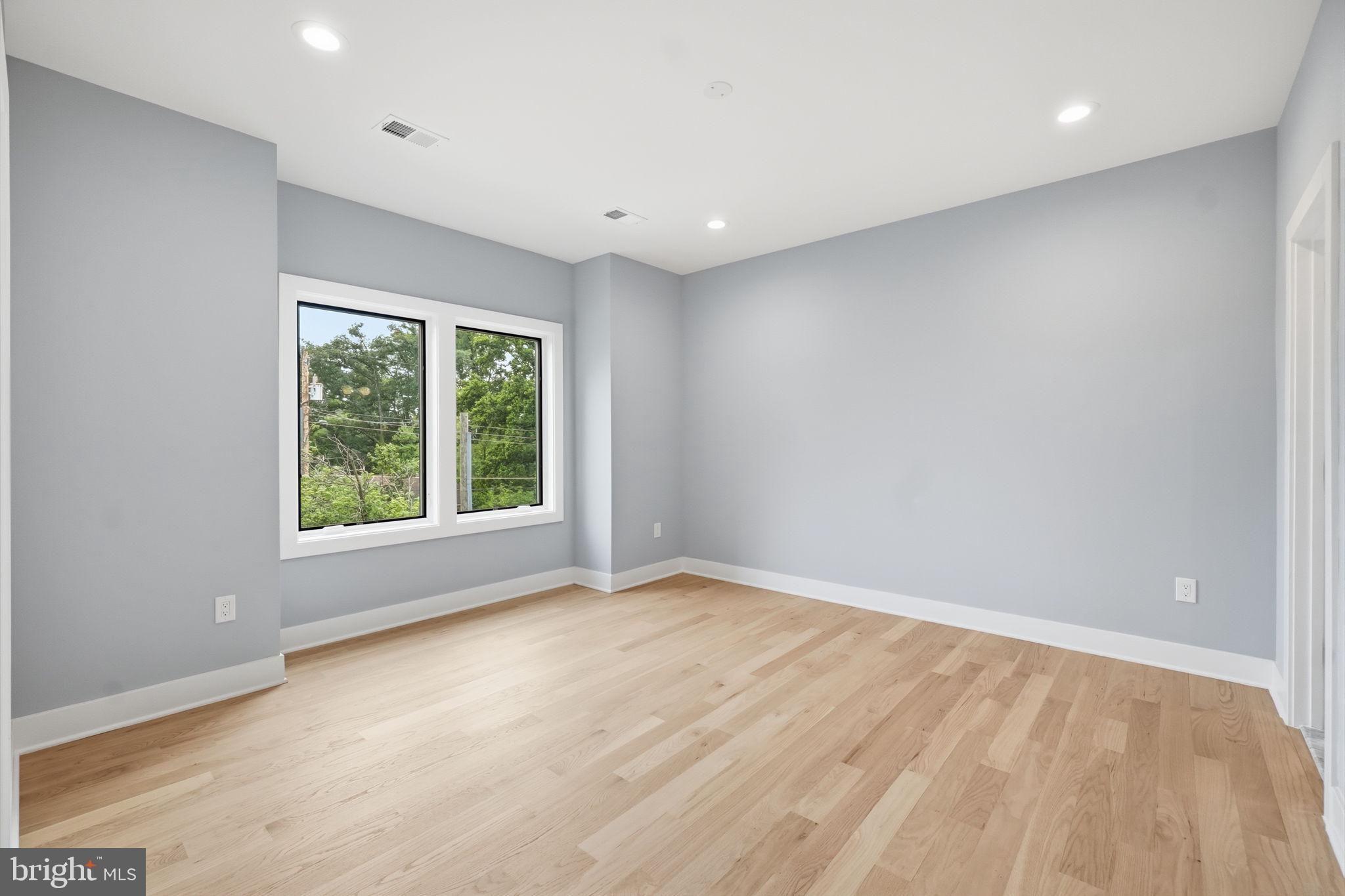 PIMMIT VIEW - Residential