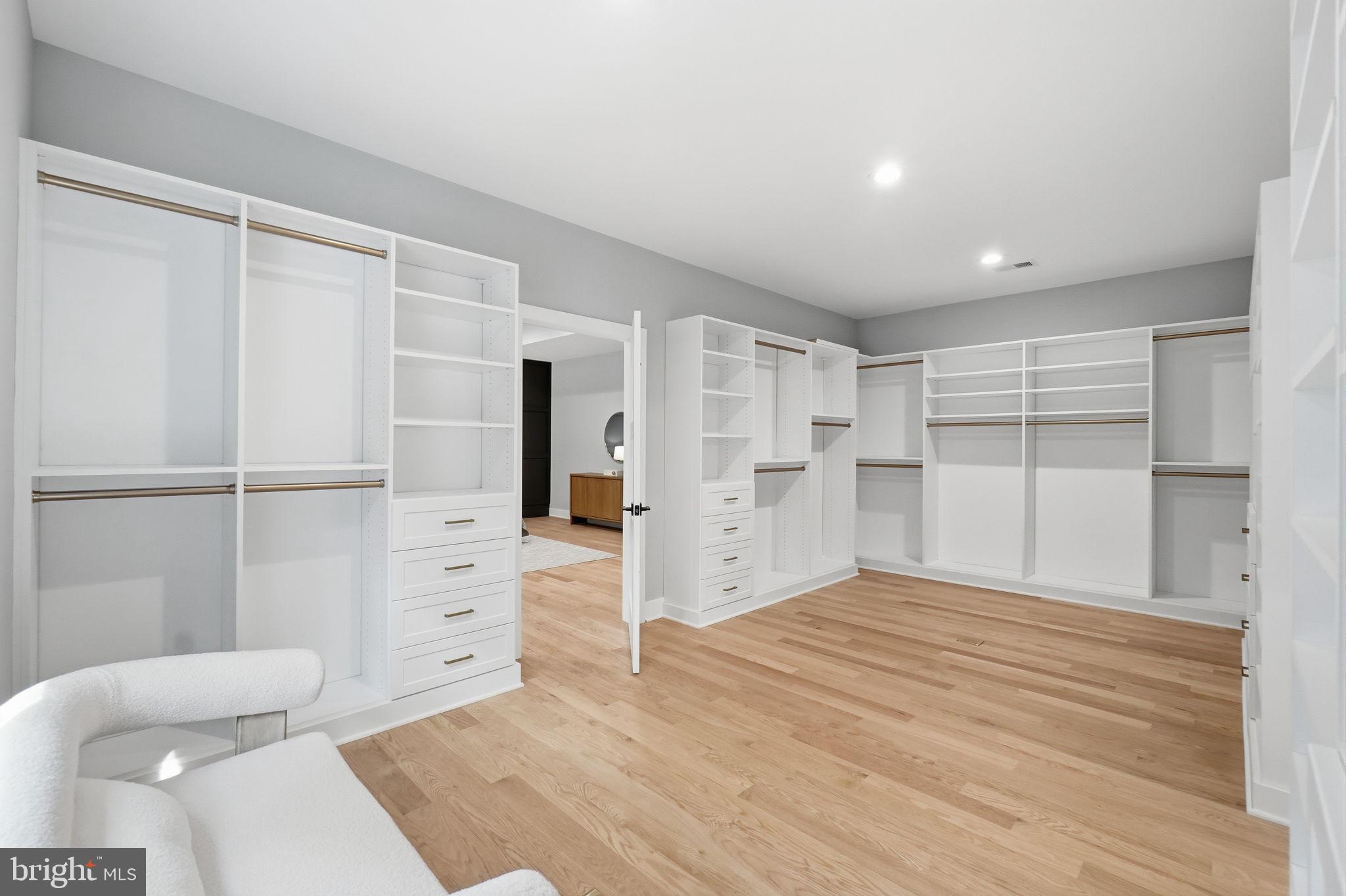 PIMMIT VIEW - Residential