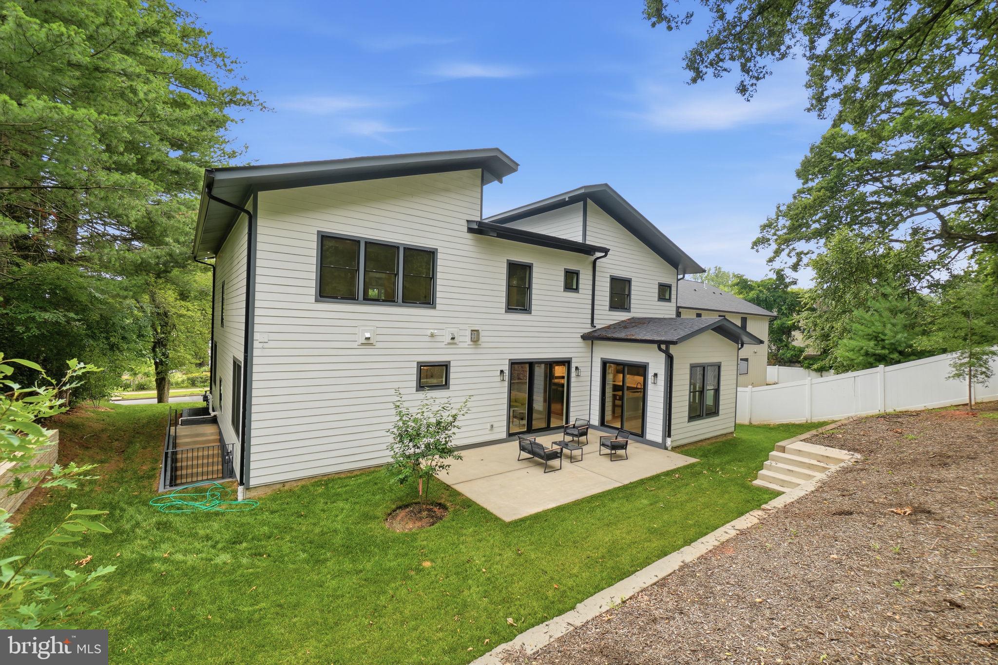 PIMMIT VIEW - Residential