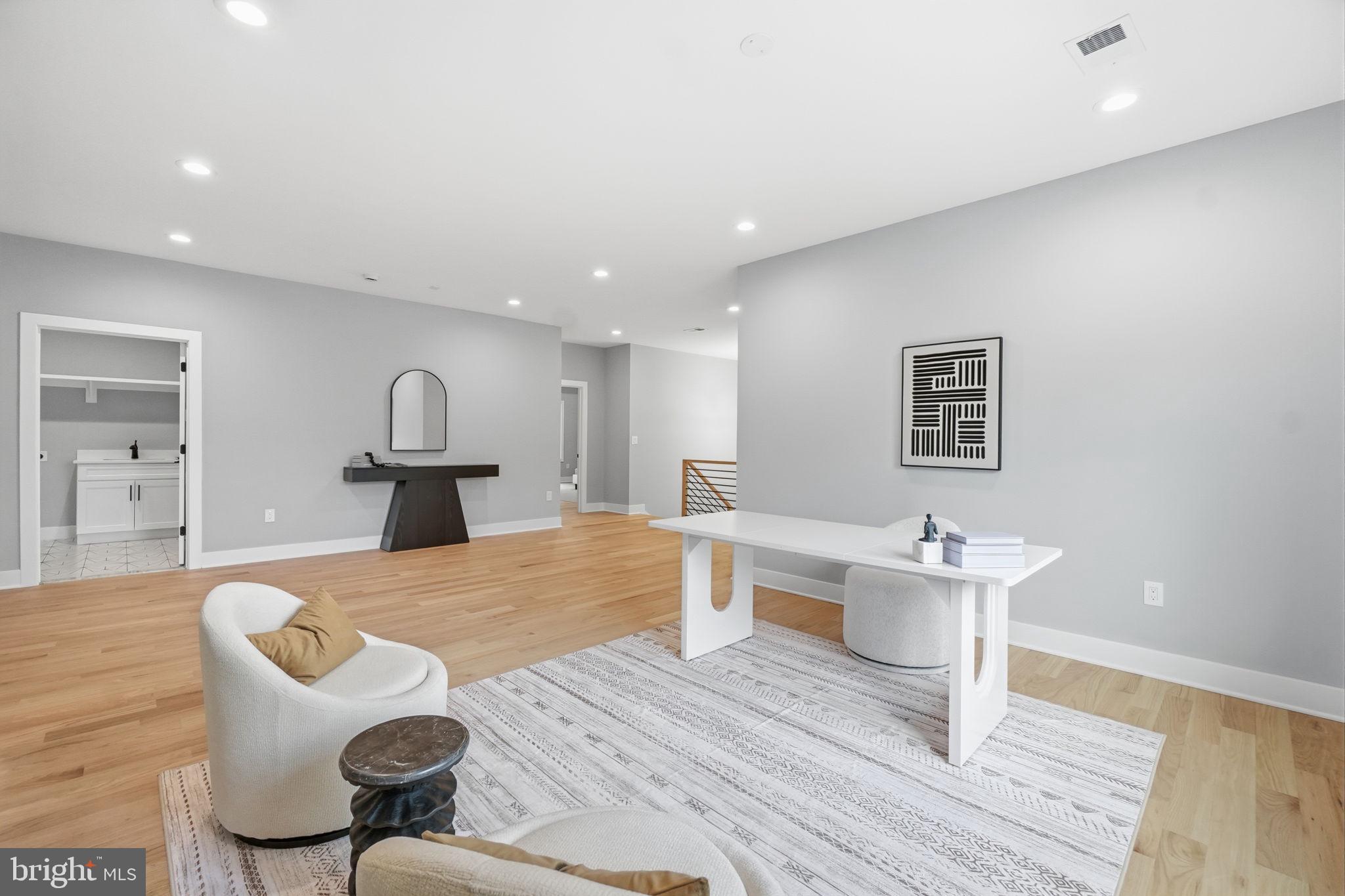 PIMMIT VIEW - Residential