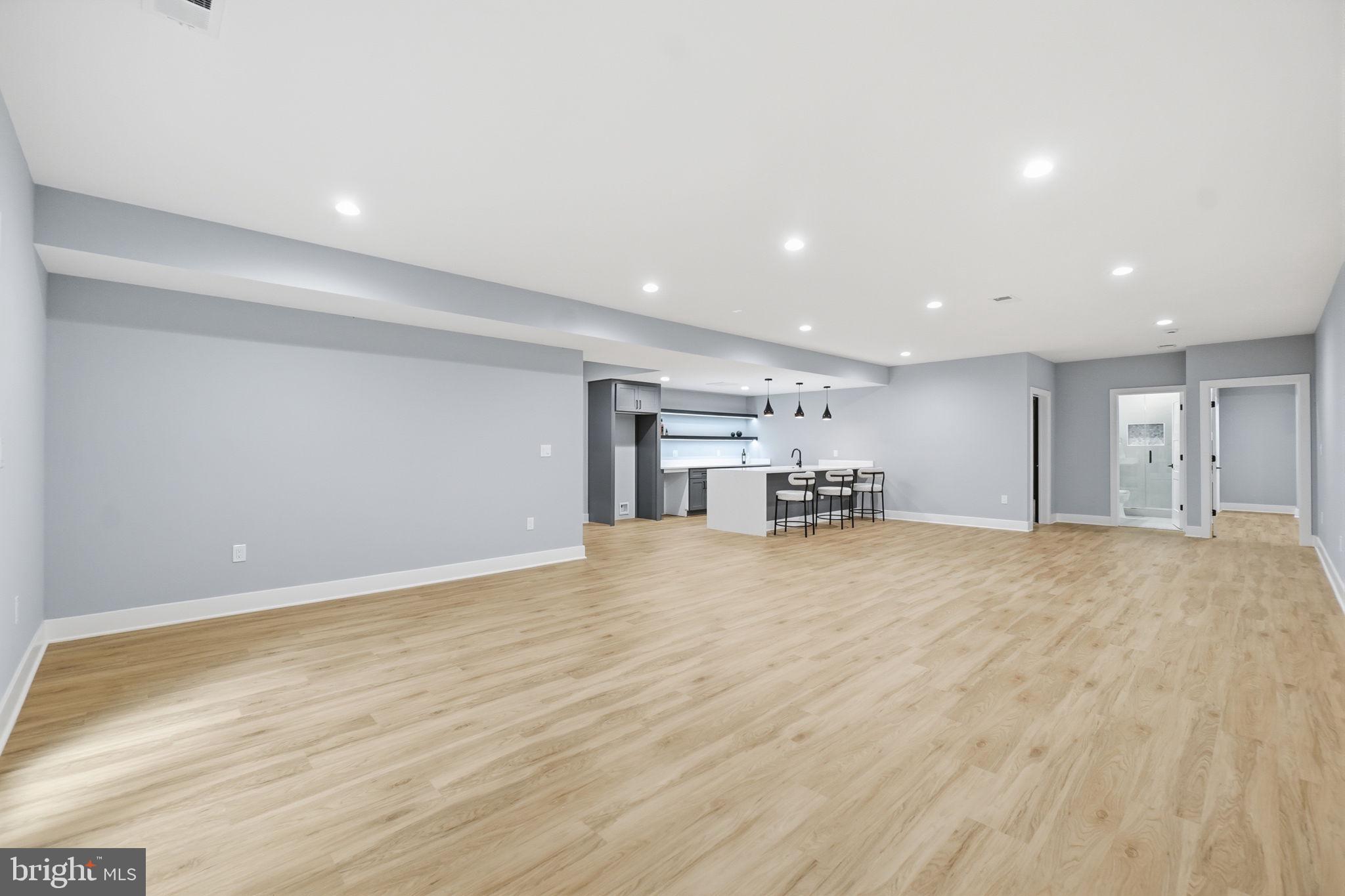 PIMMIT VIEW - Residential