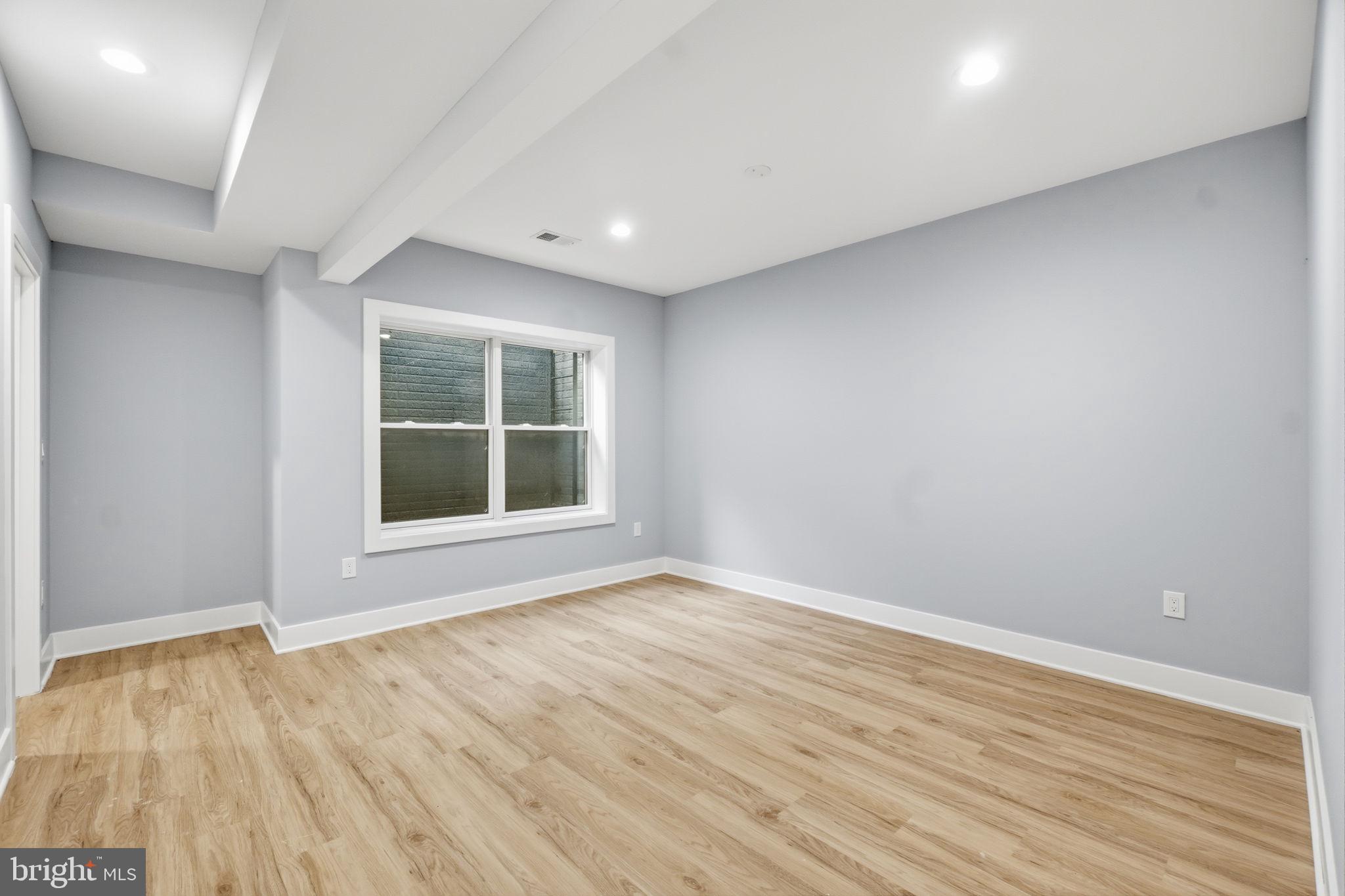 PIMMIT VIEW - Residential